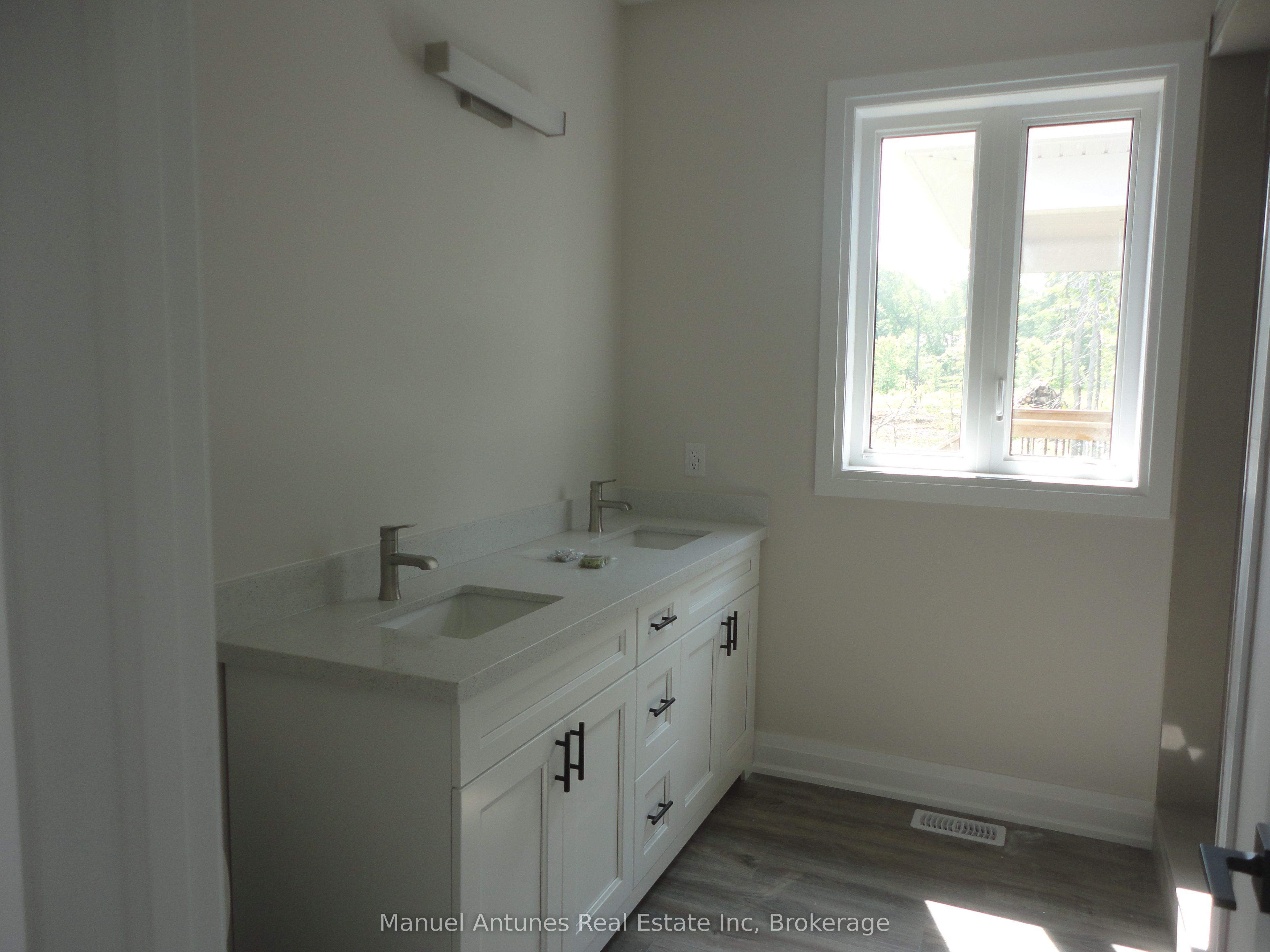 4 Joanne Crescent Property Photo 21