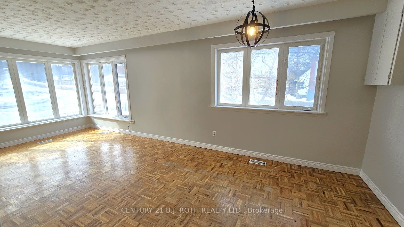 41 Bayview Drive Upper Property Photo 9