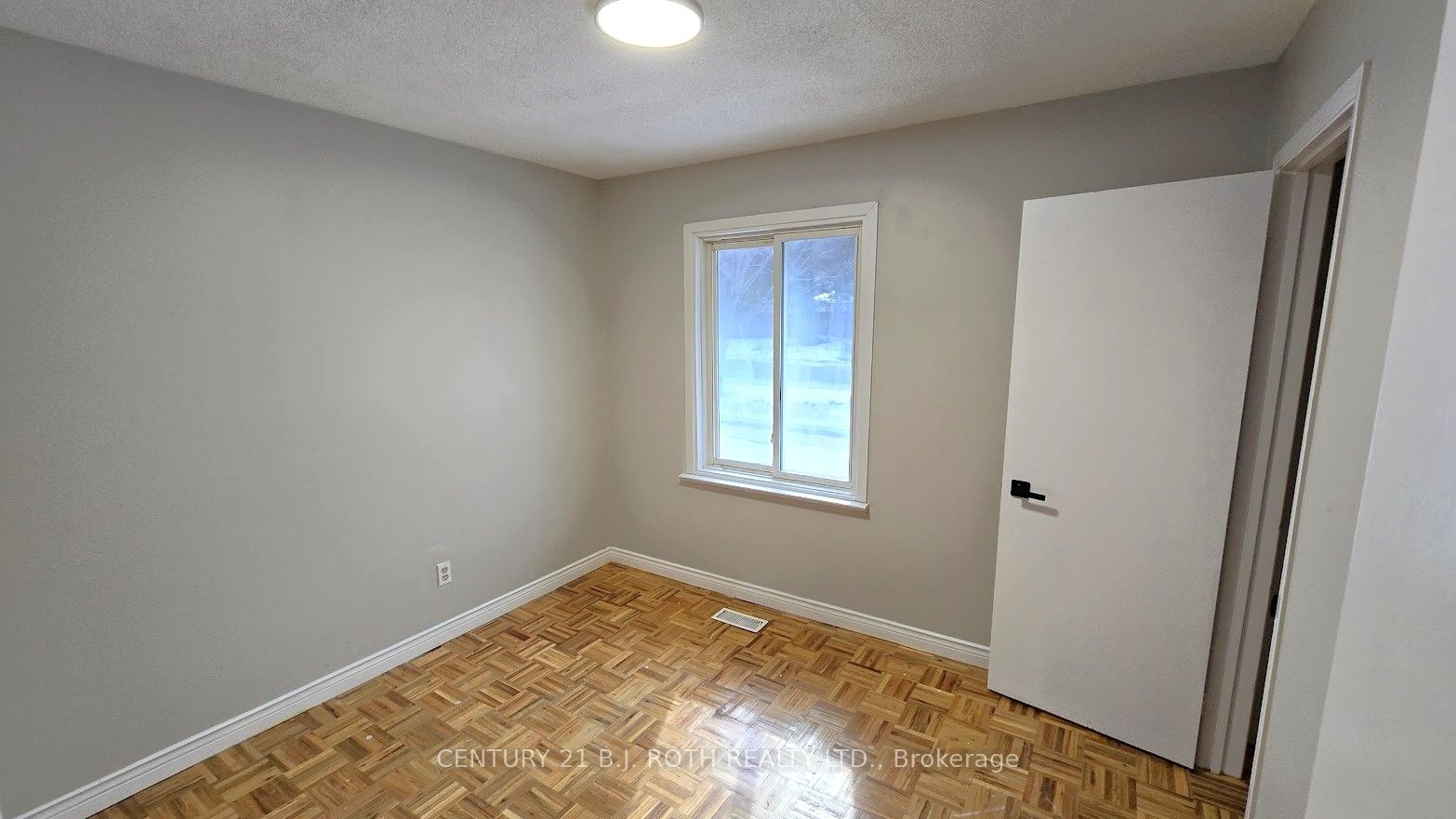 41 Bayview Drive Upper Property Photo 14