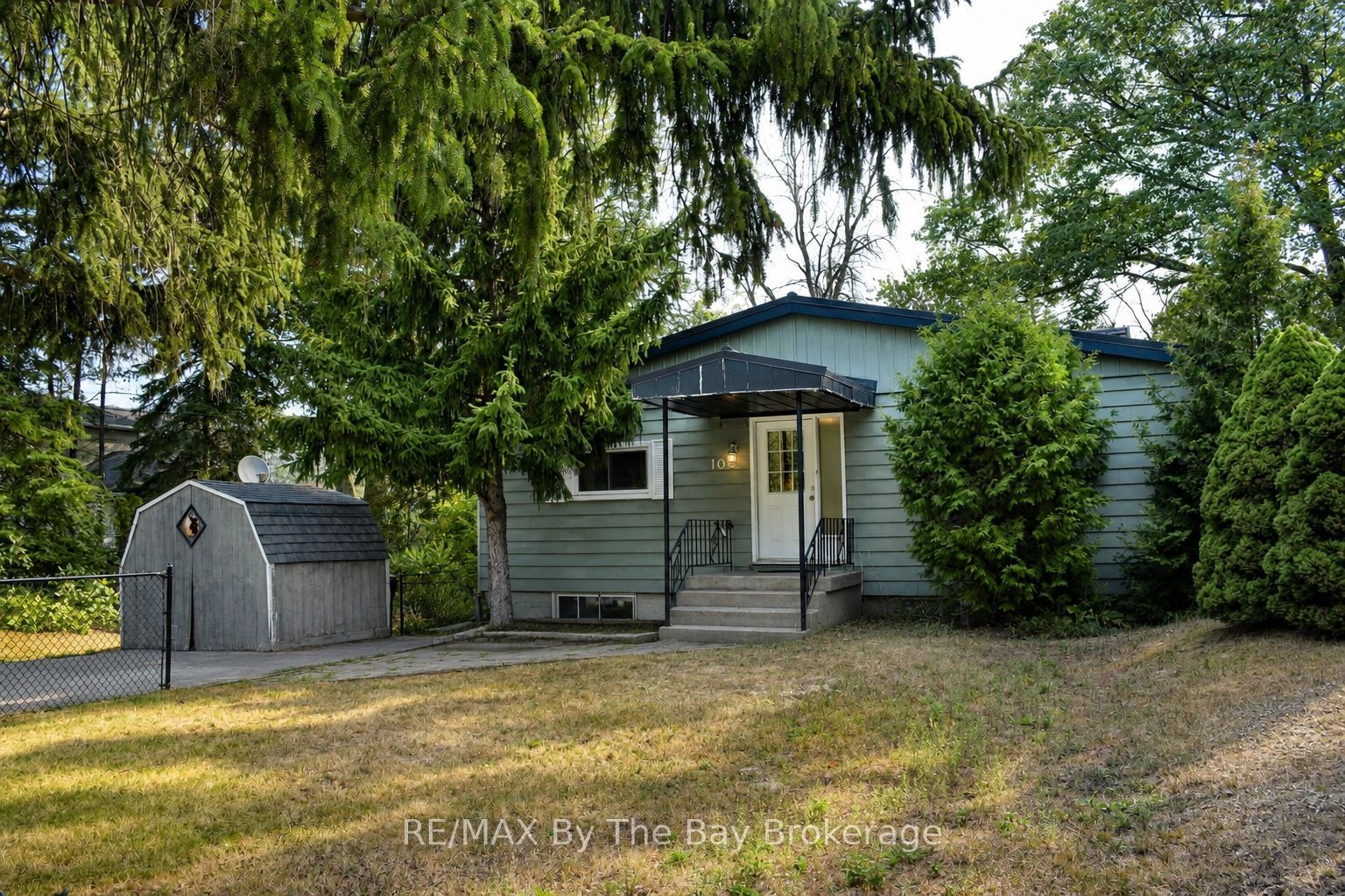 103 Sunnidale Road S Property Photo 1