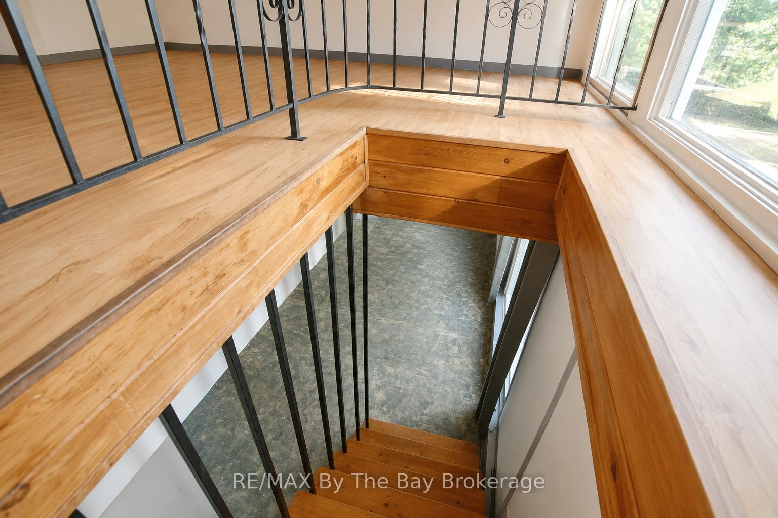 103 Sunnidale Road S Property Photo 16