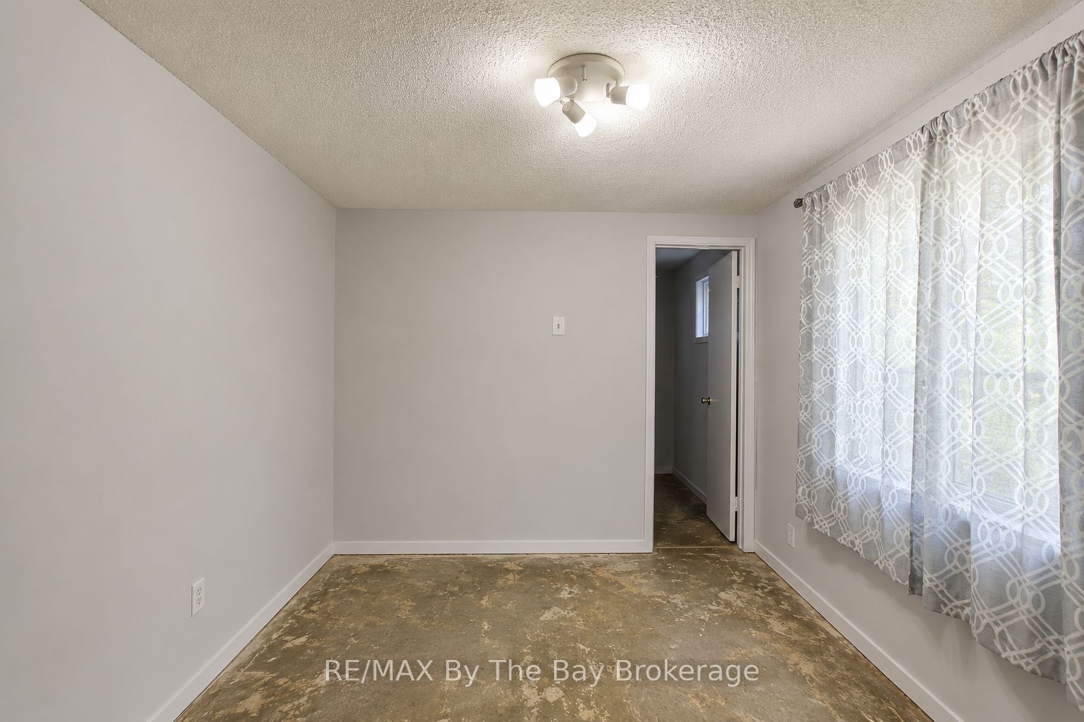 103 Sunnidale Road S Property Photo 22