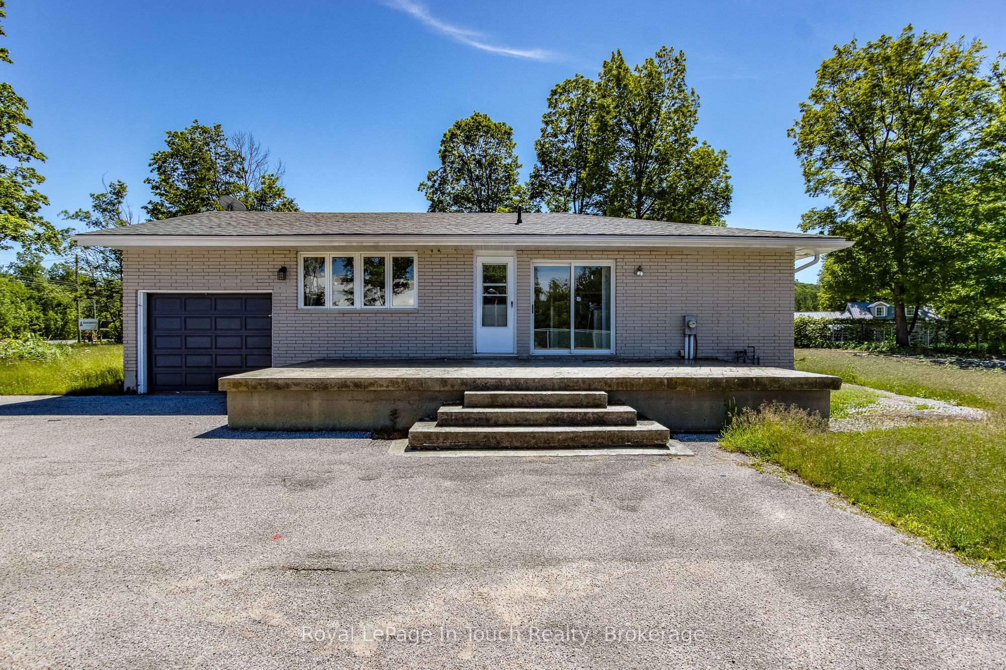 740 Balm Beach Road E Property Photo 6