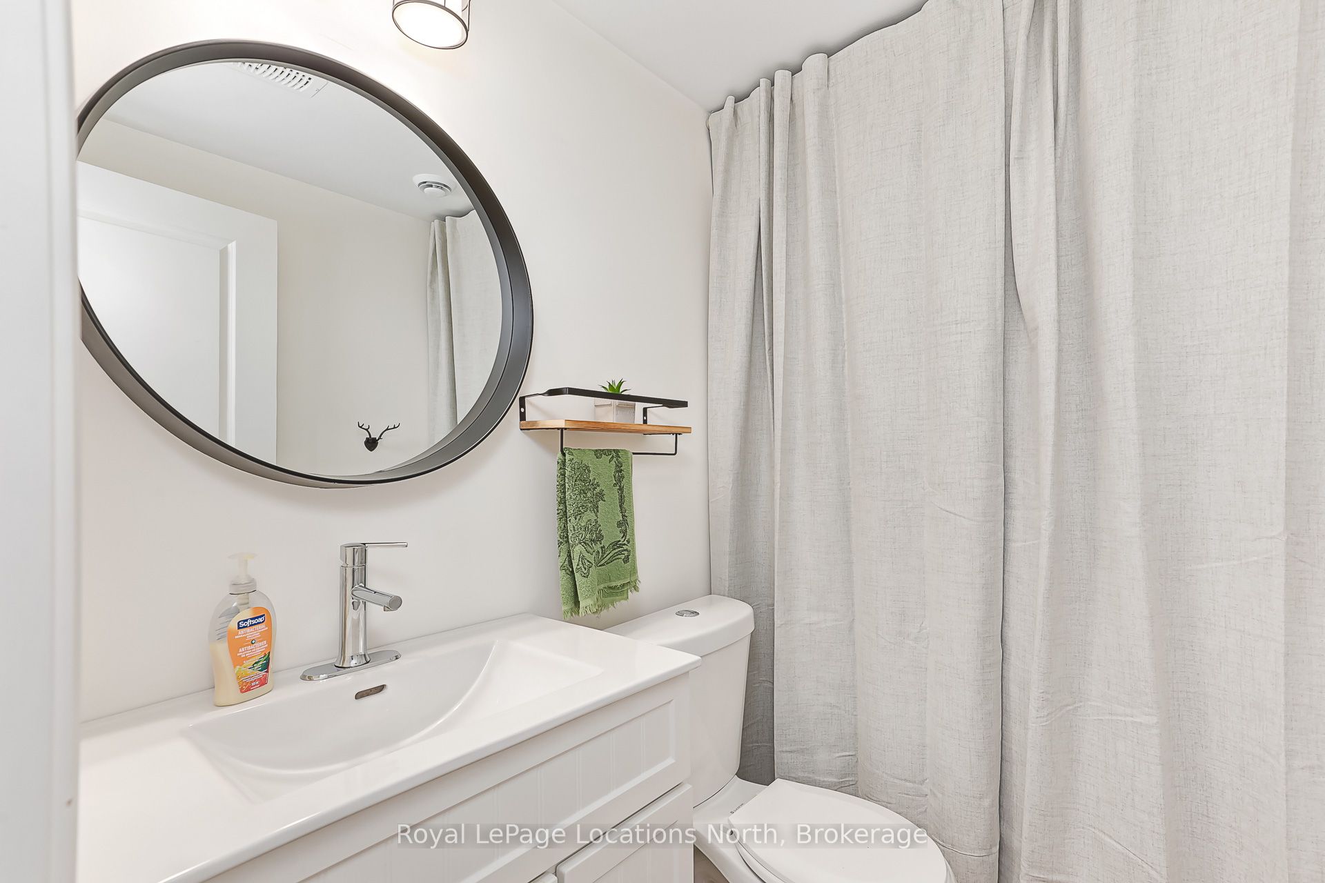16 Greaves Avenue Property Photo 27