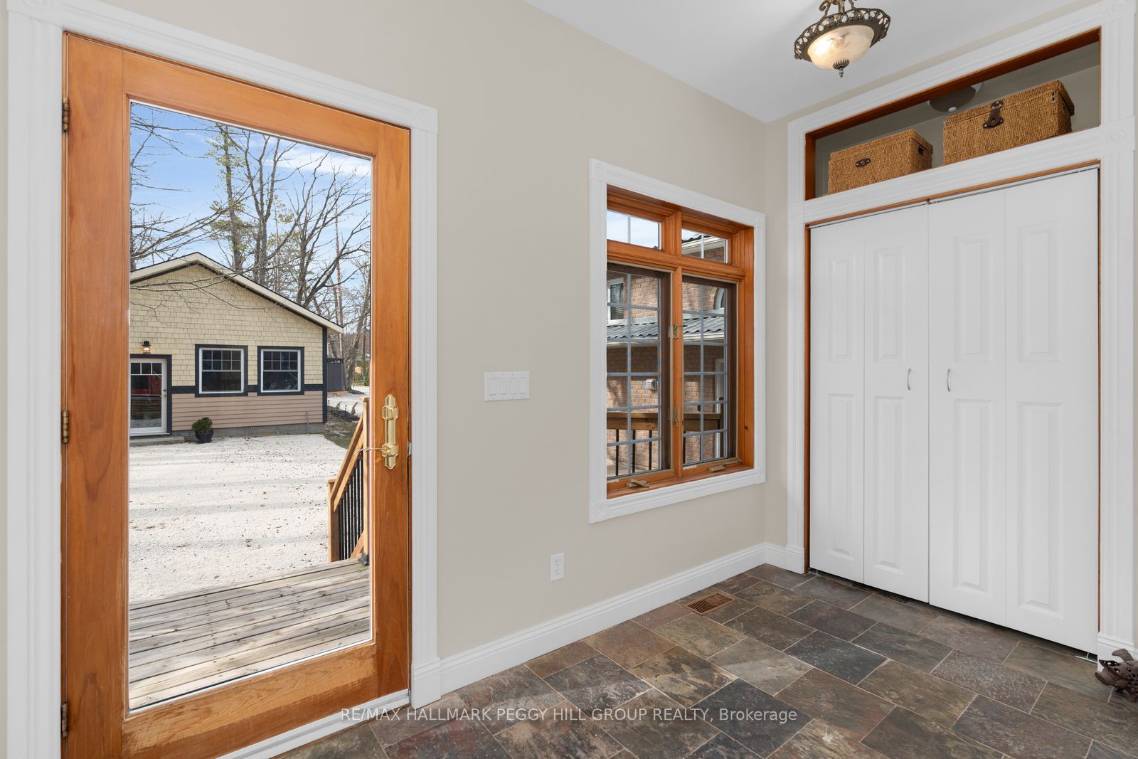 2026 River Road W Property Photo 4