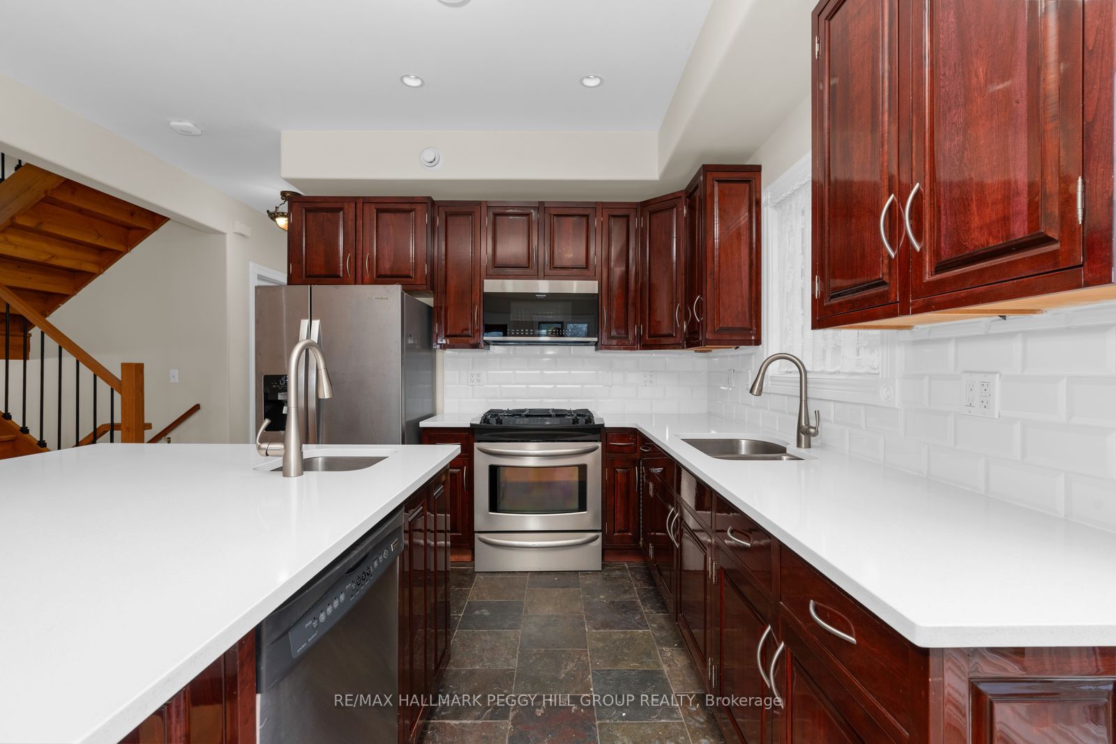 2026 River Road W Property Photo 6