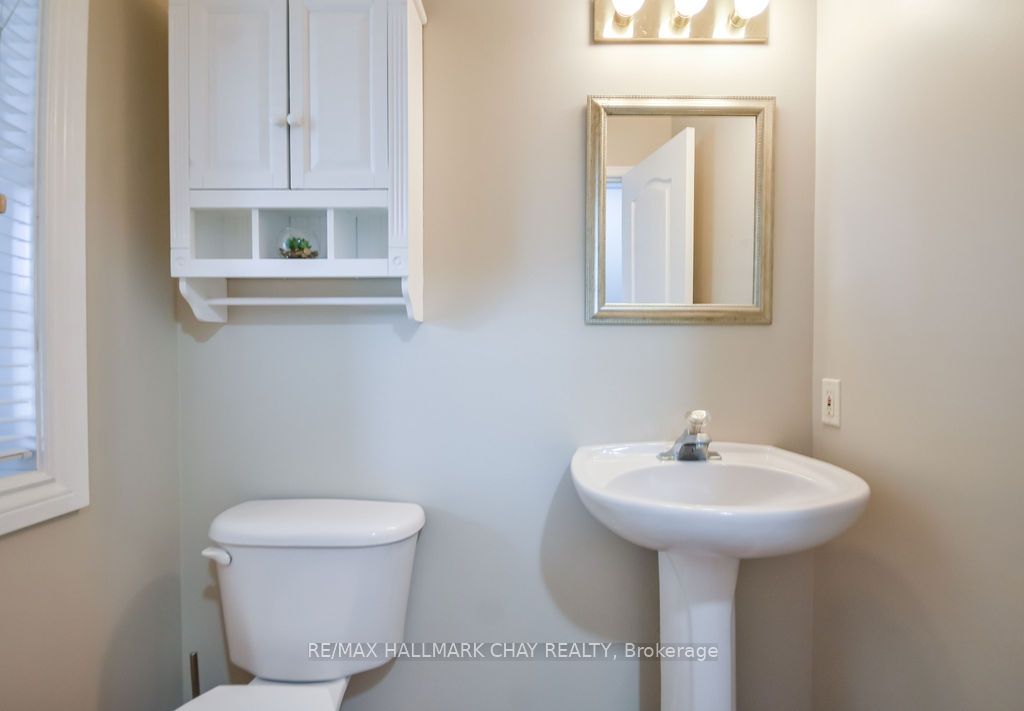 37 Julia Crescent Property Photo 3