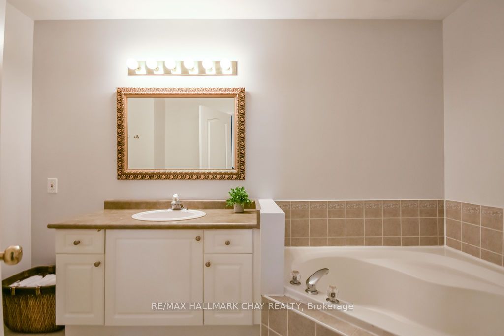 37 Julia Crescent Property Photo 17