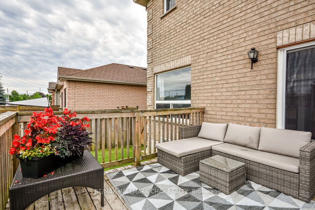 37 Julia Crescent Property Photo 29