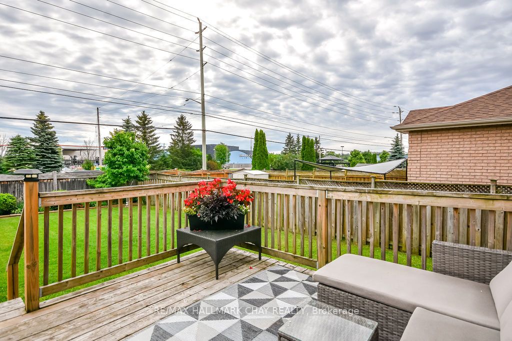 37 Julia Crescent Property Photo 30