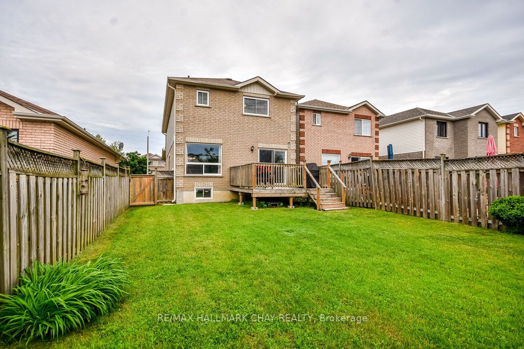 37 Julia Crescent Property Photo 31