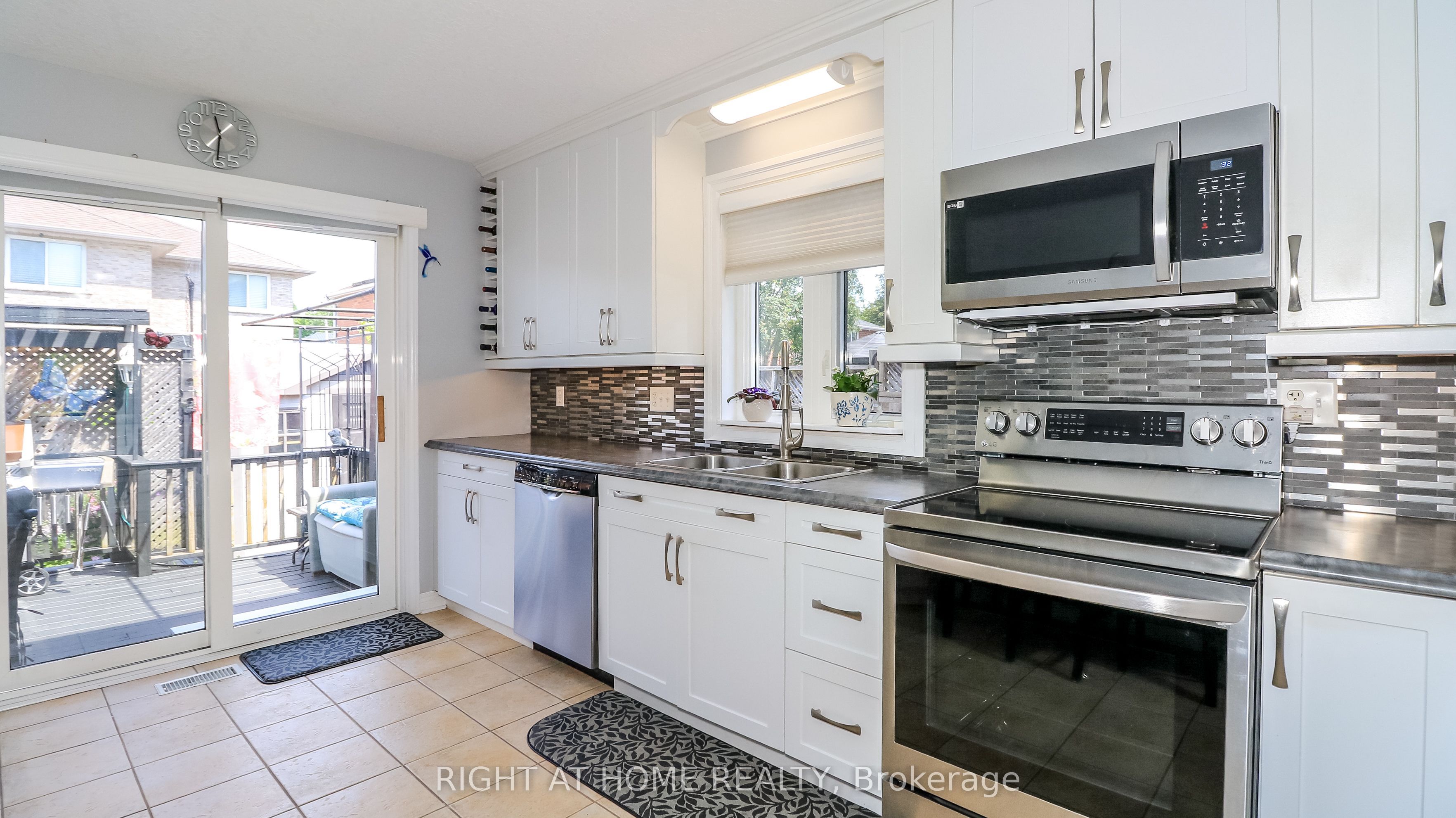 36 Benjamin Lane Property Photo 23