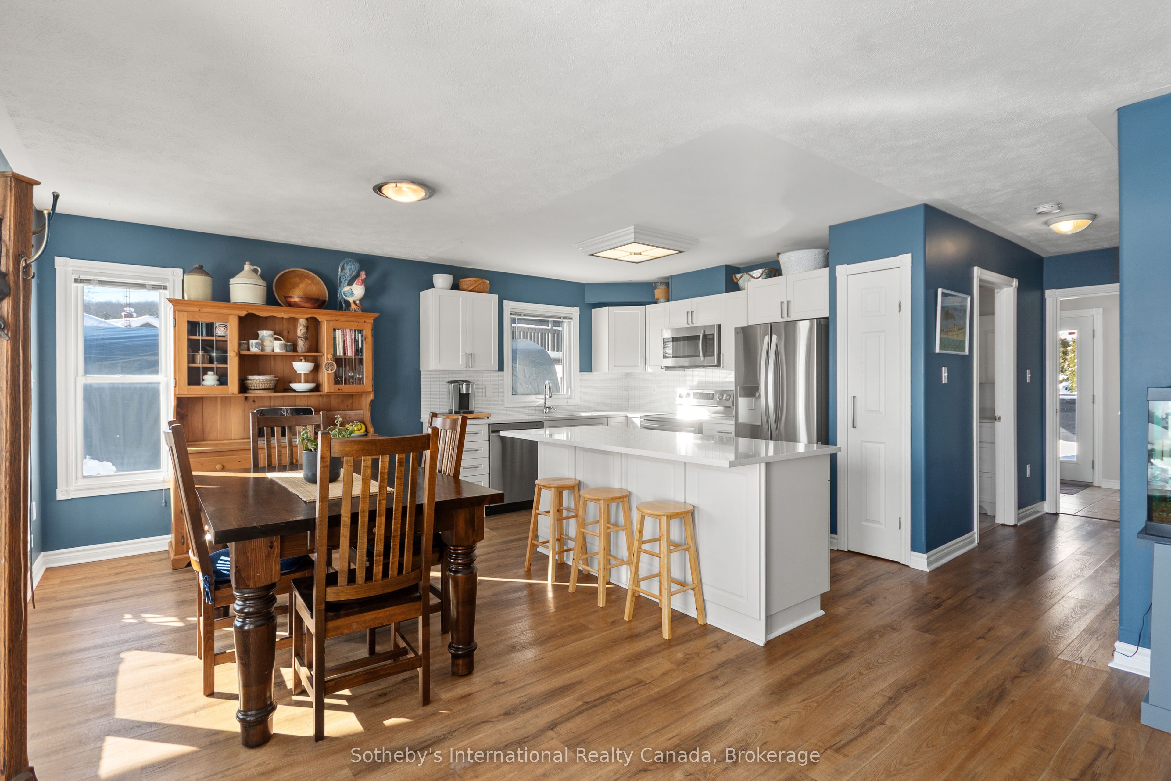 604 Champlain Road Property Photo 5