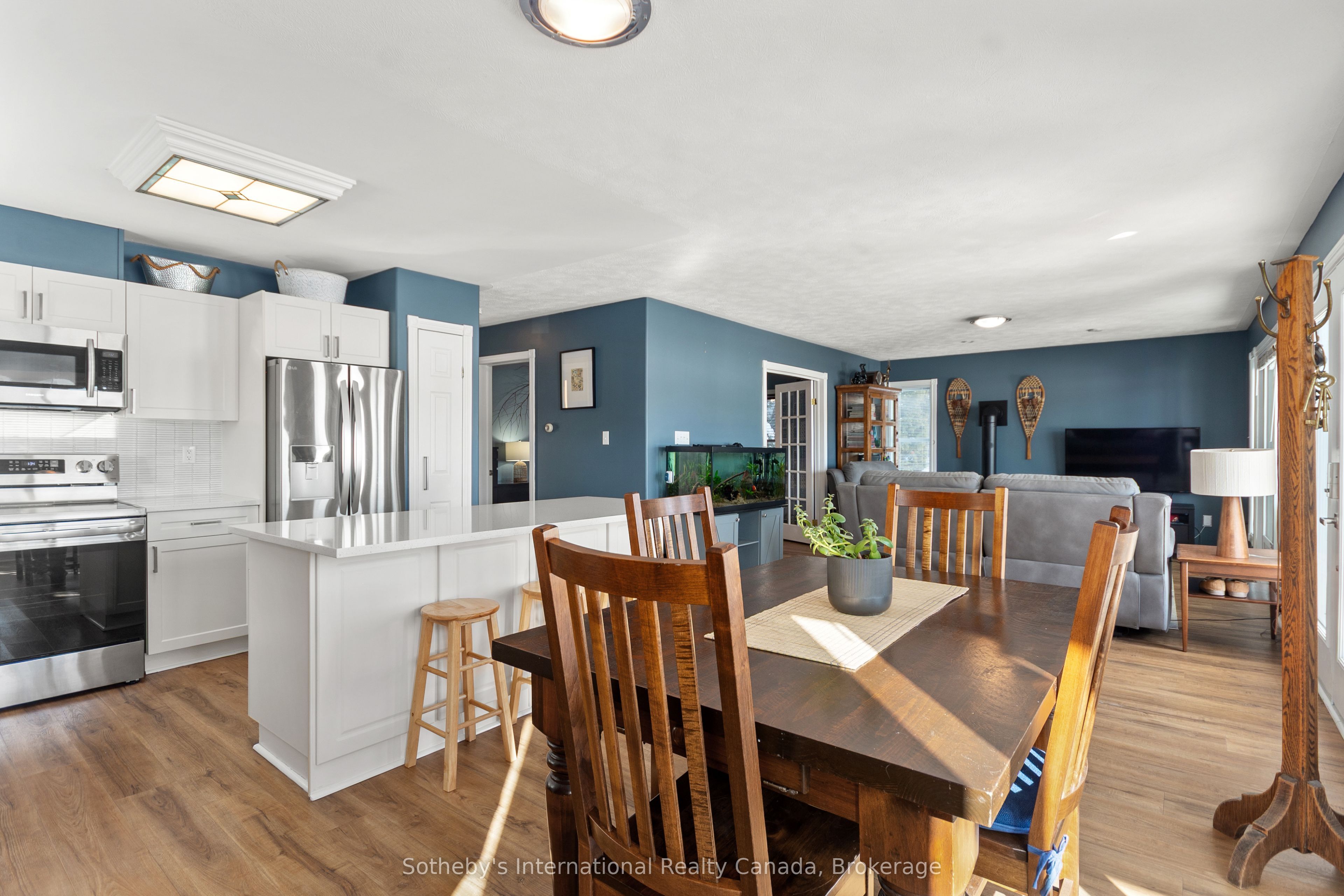 604 Champlain Road Property Photo 6