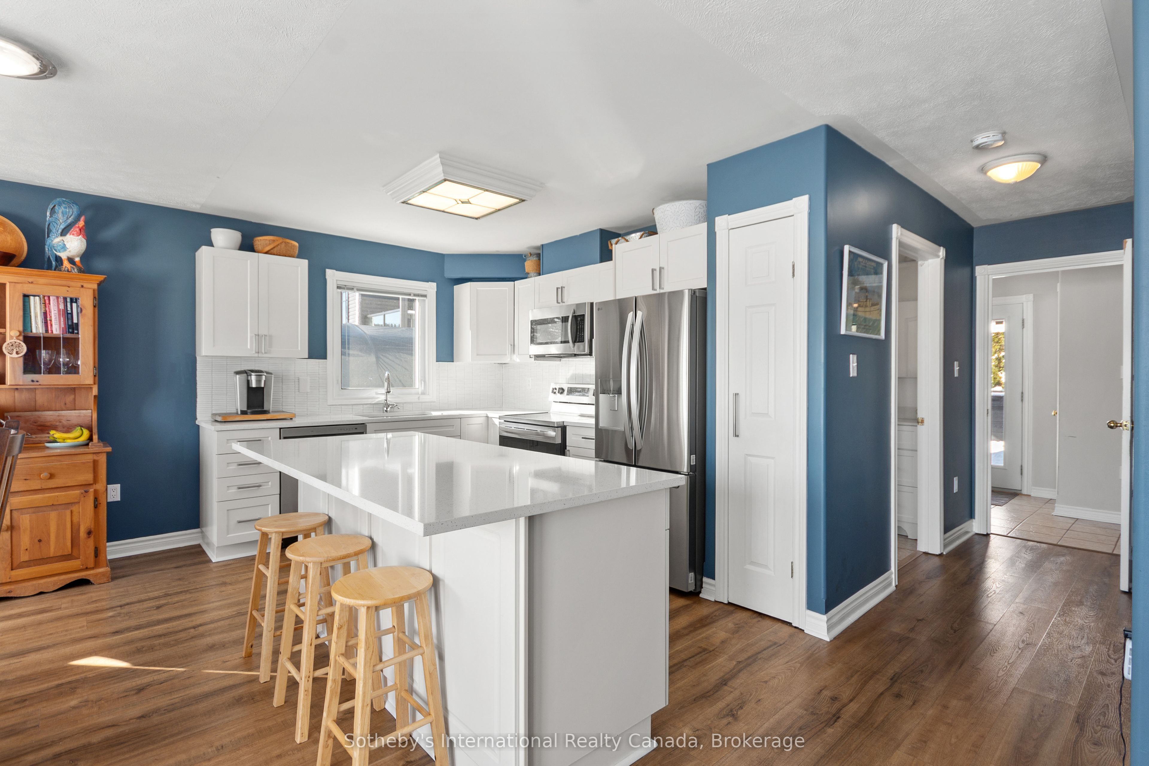 604 Champlain Road Property Photo 8