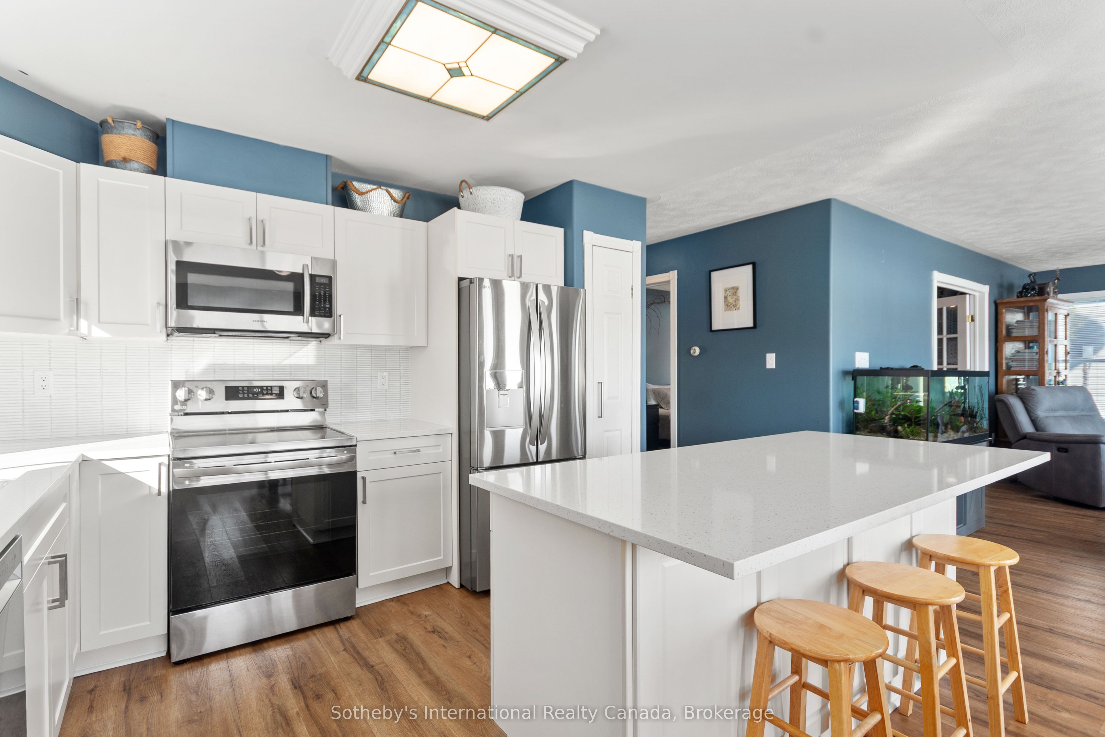 604 Champlain Road Property Photo 9