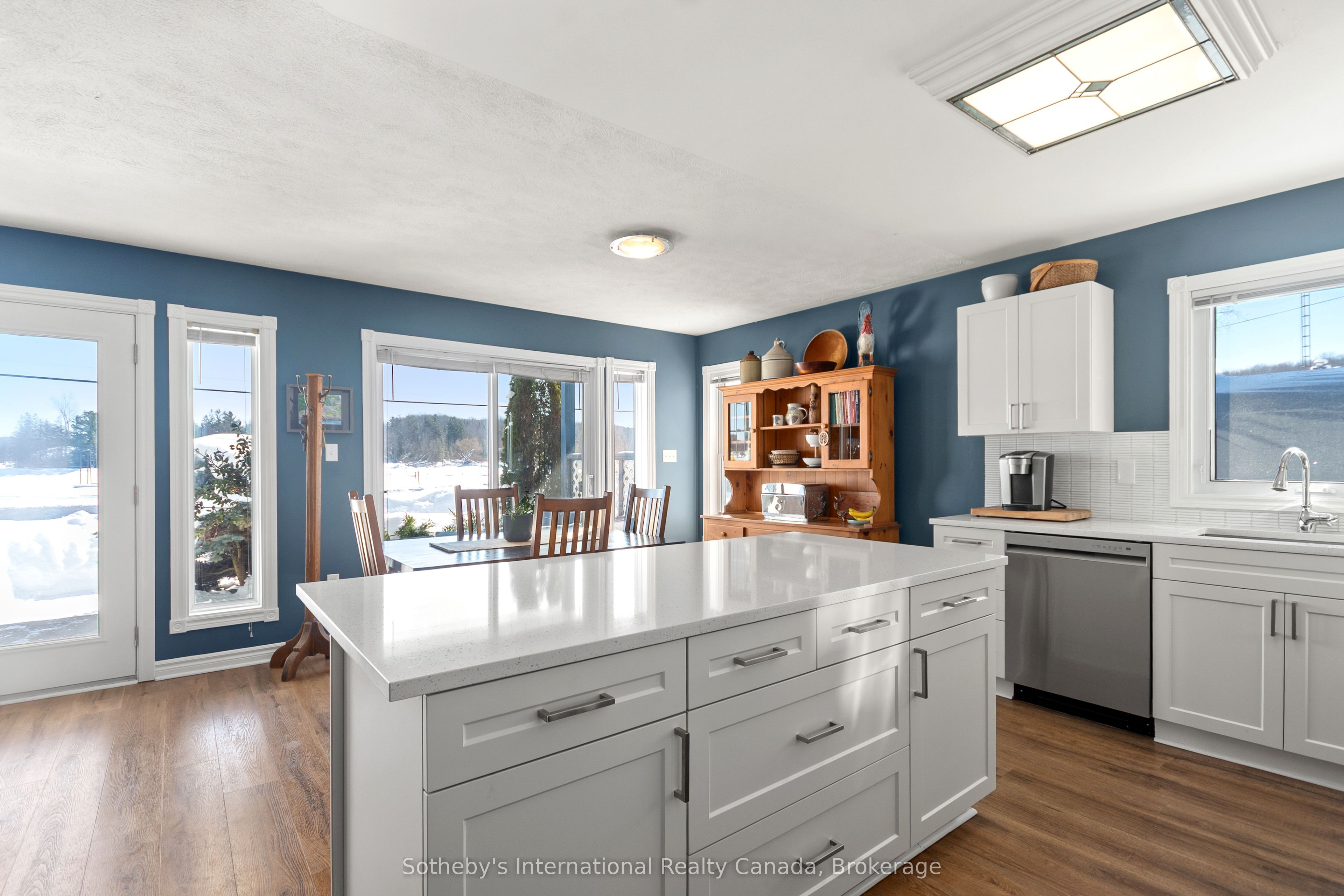 604 Champlain Road Property Photo 11