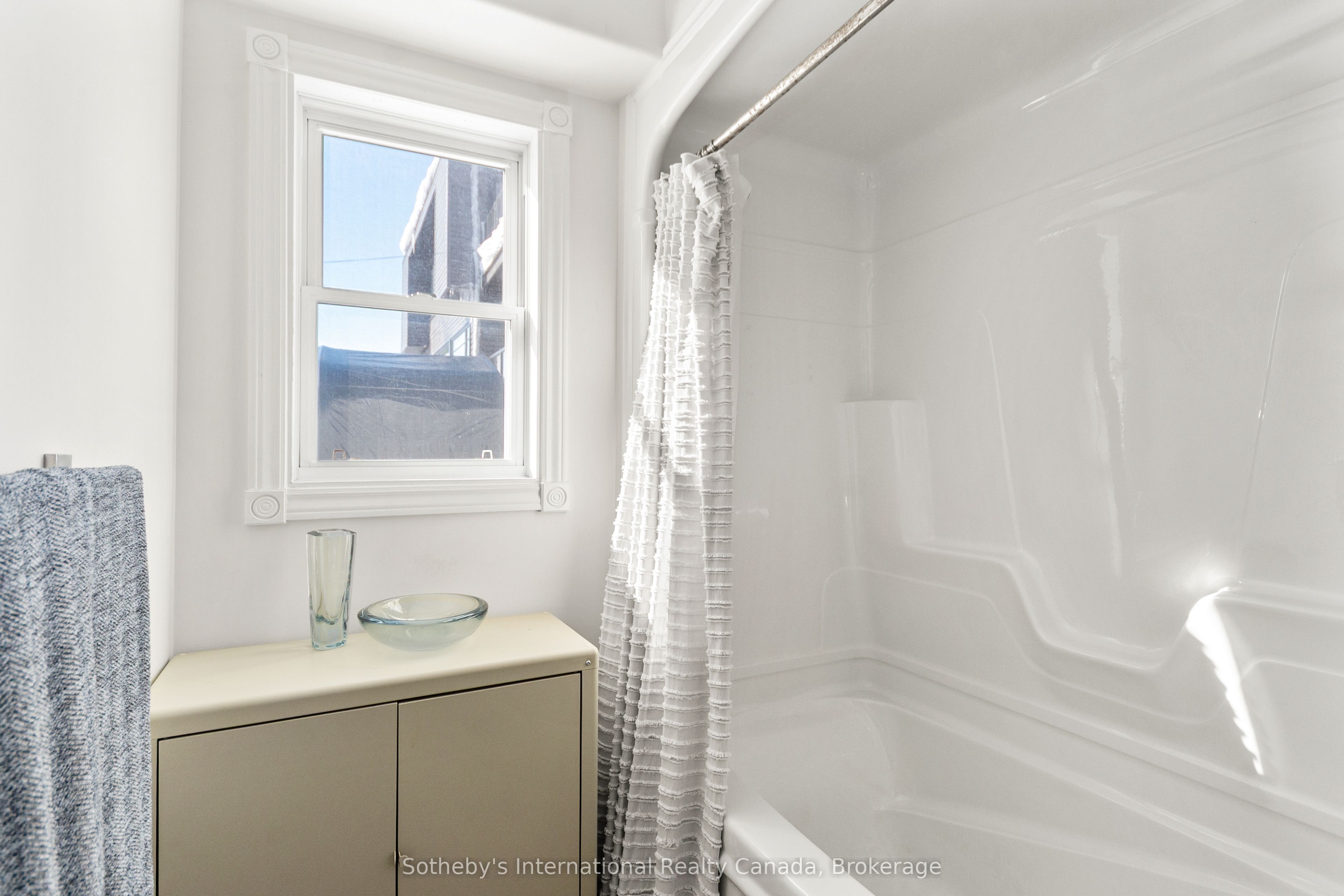 604 Champlain Road Property Photo 20