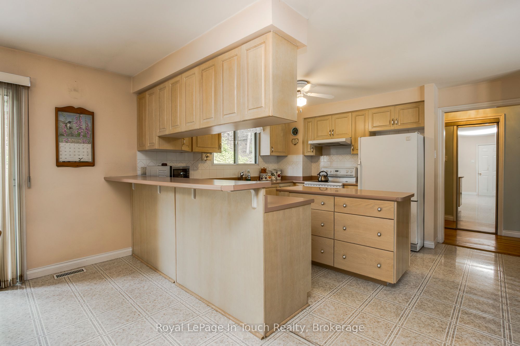487 Tiny Beaches Road S Property Photo 11