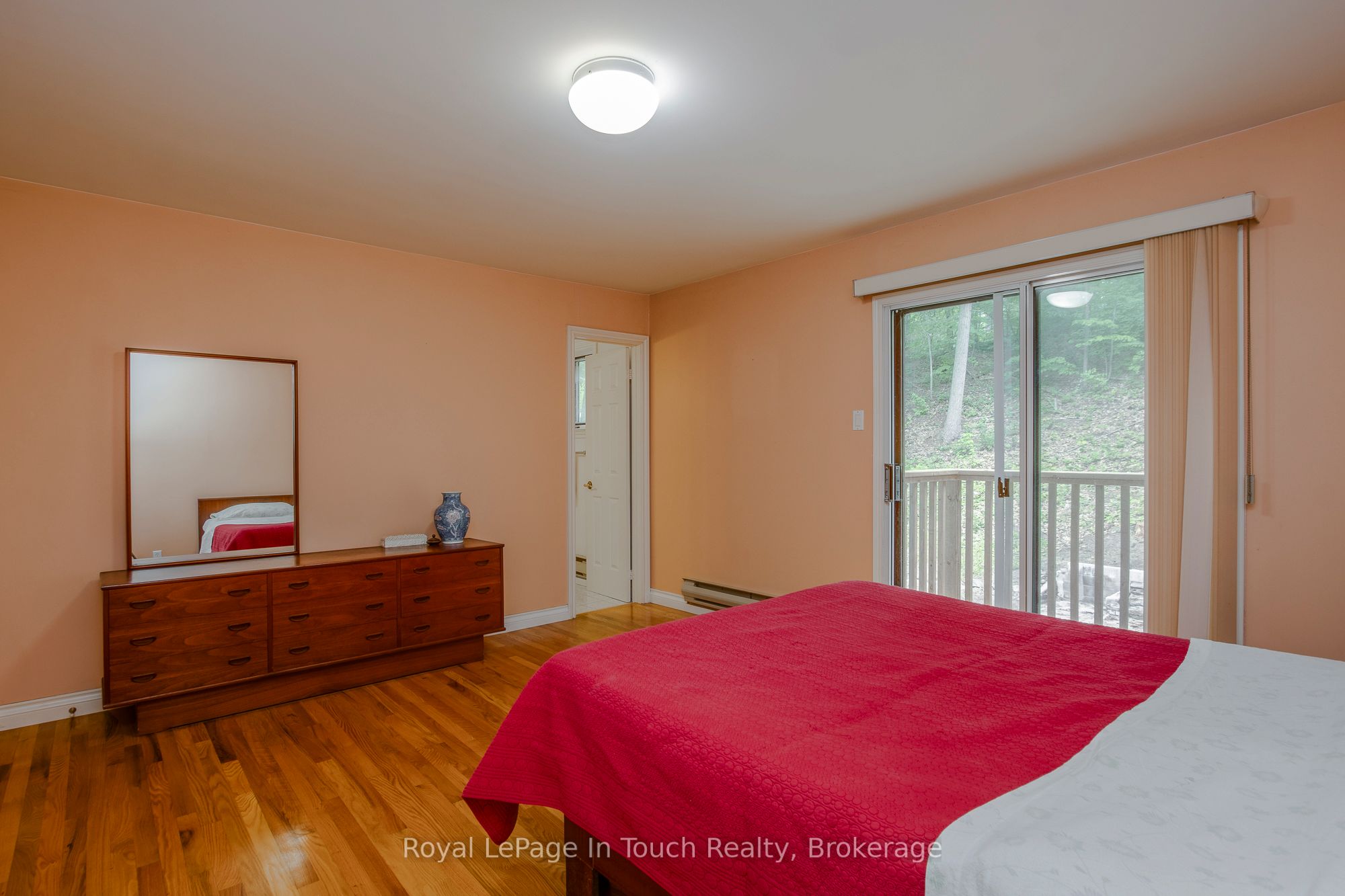 487 Tiny Beaches Road S Property Photo 18