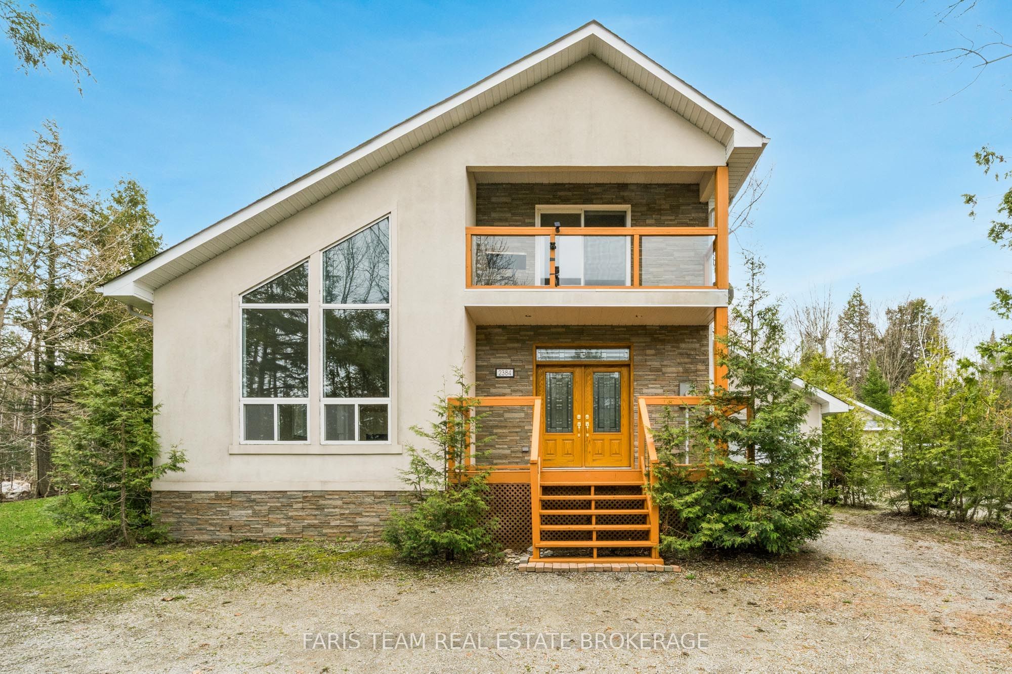 2384 Champlain Road Property Photo 2