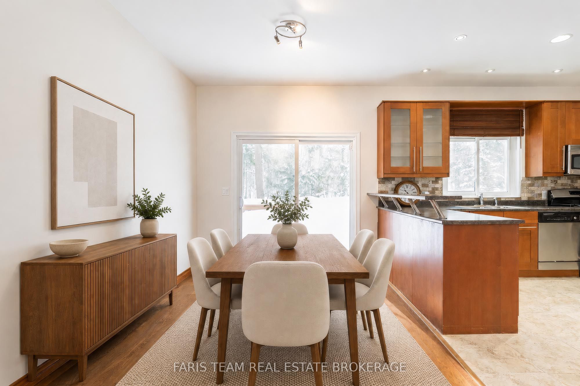 2384 Champlain Road Property Photo 11