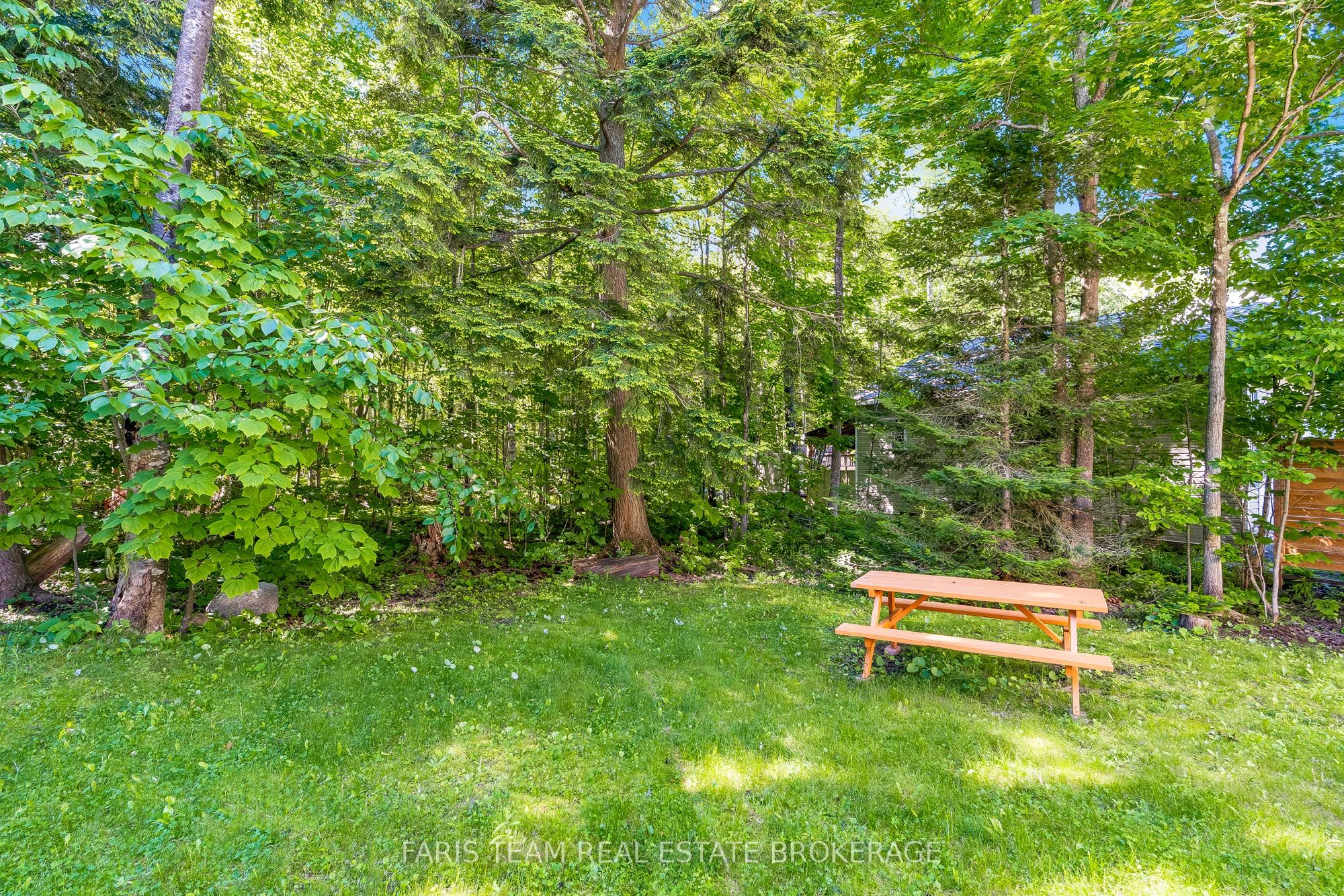 2384 Champlain Road Property Photo 28