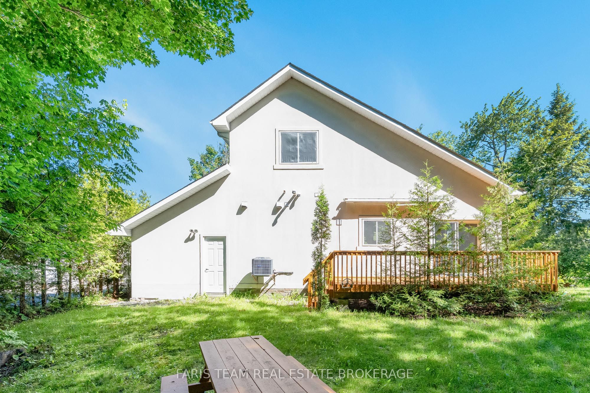 2384 Champlain Road Property Photo 30