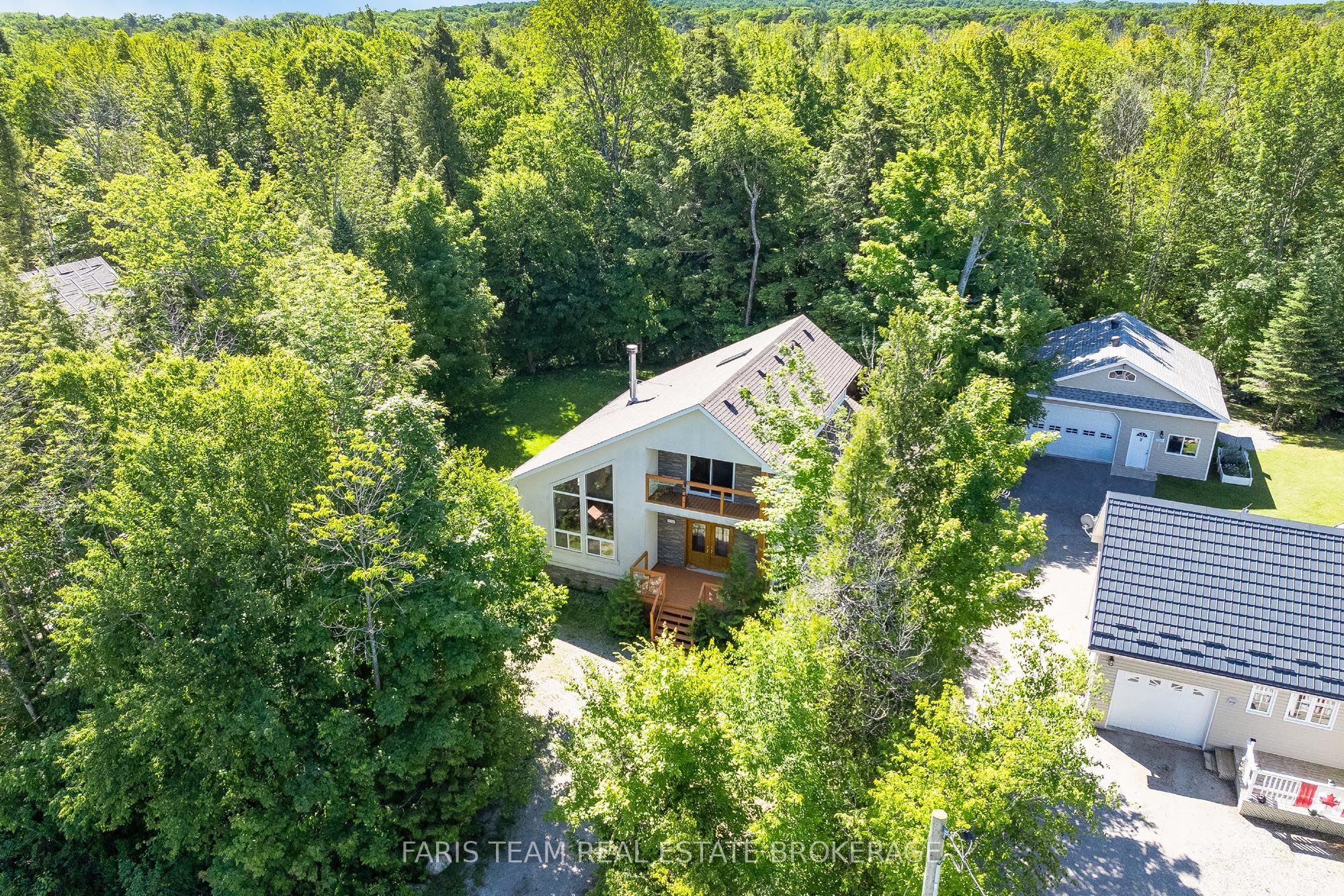 2384 Champlain Road Property Photo 32