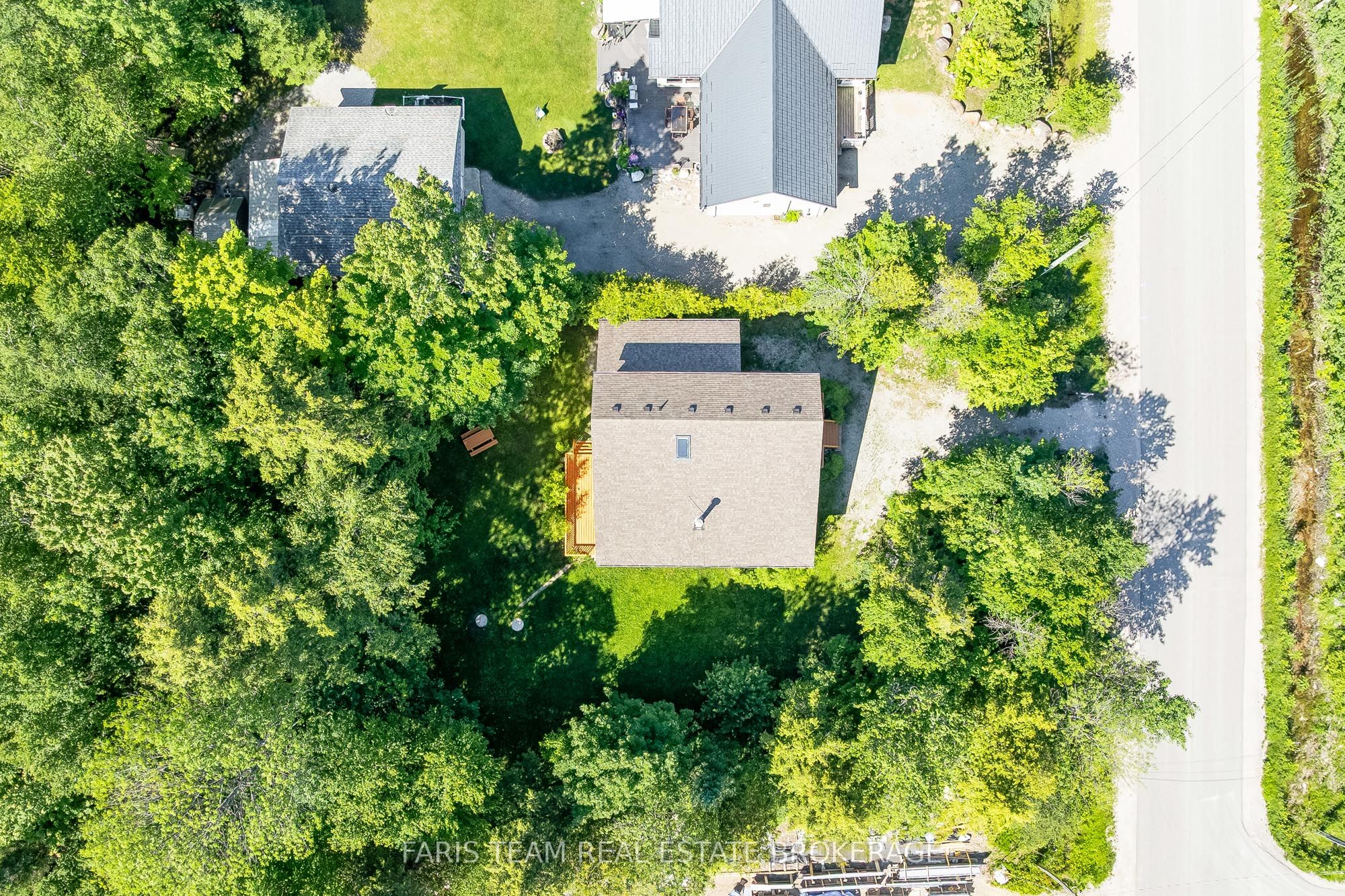 2384 Champlain Road Property Photo 33