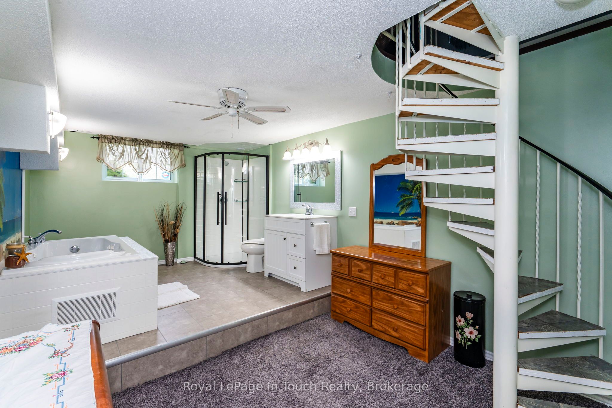 13 Hallen Drive Property Photo 15