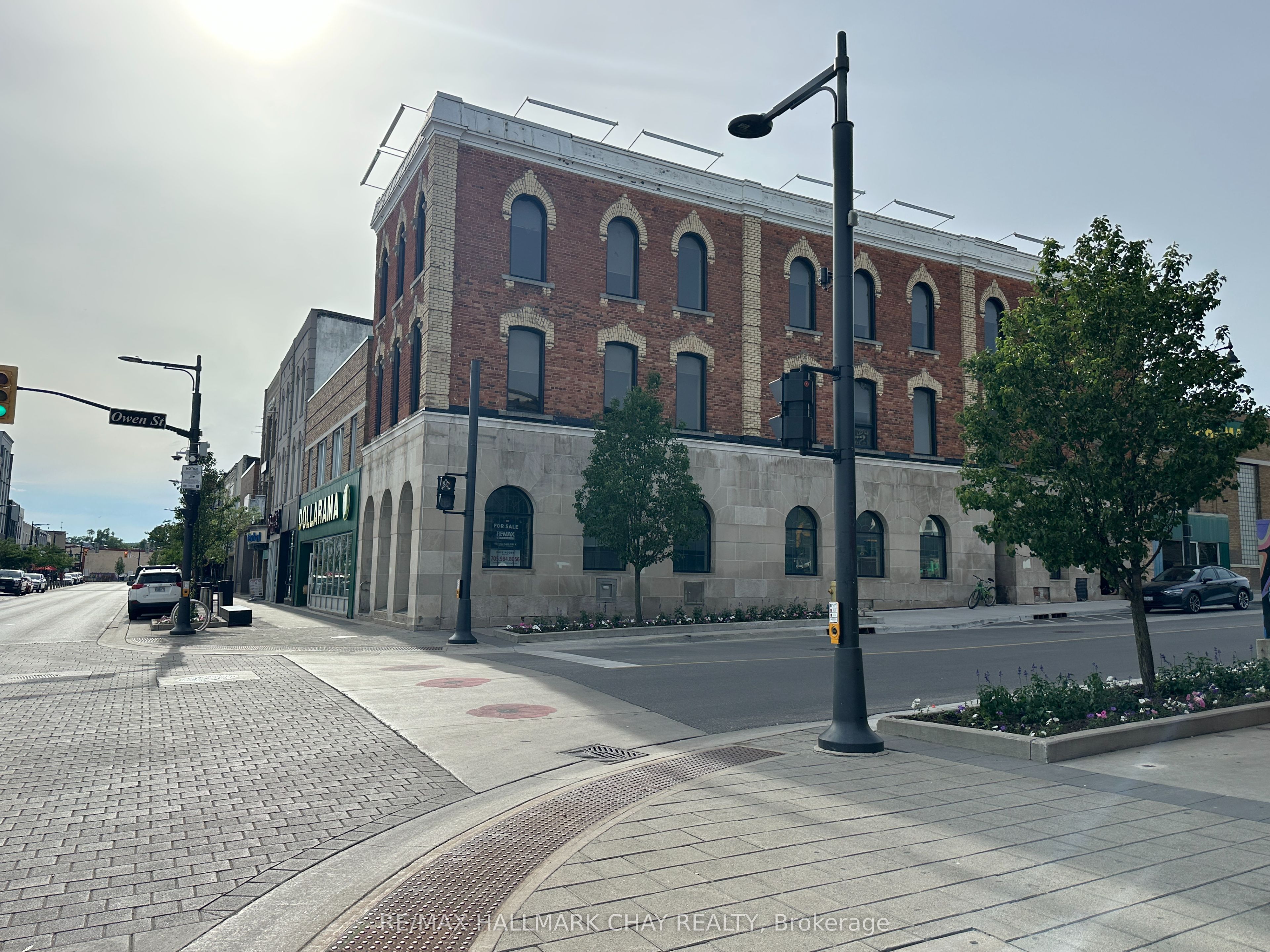 64 Dunlop Street E Property Photo 3