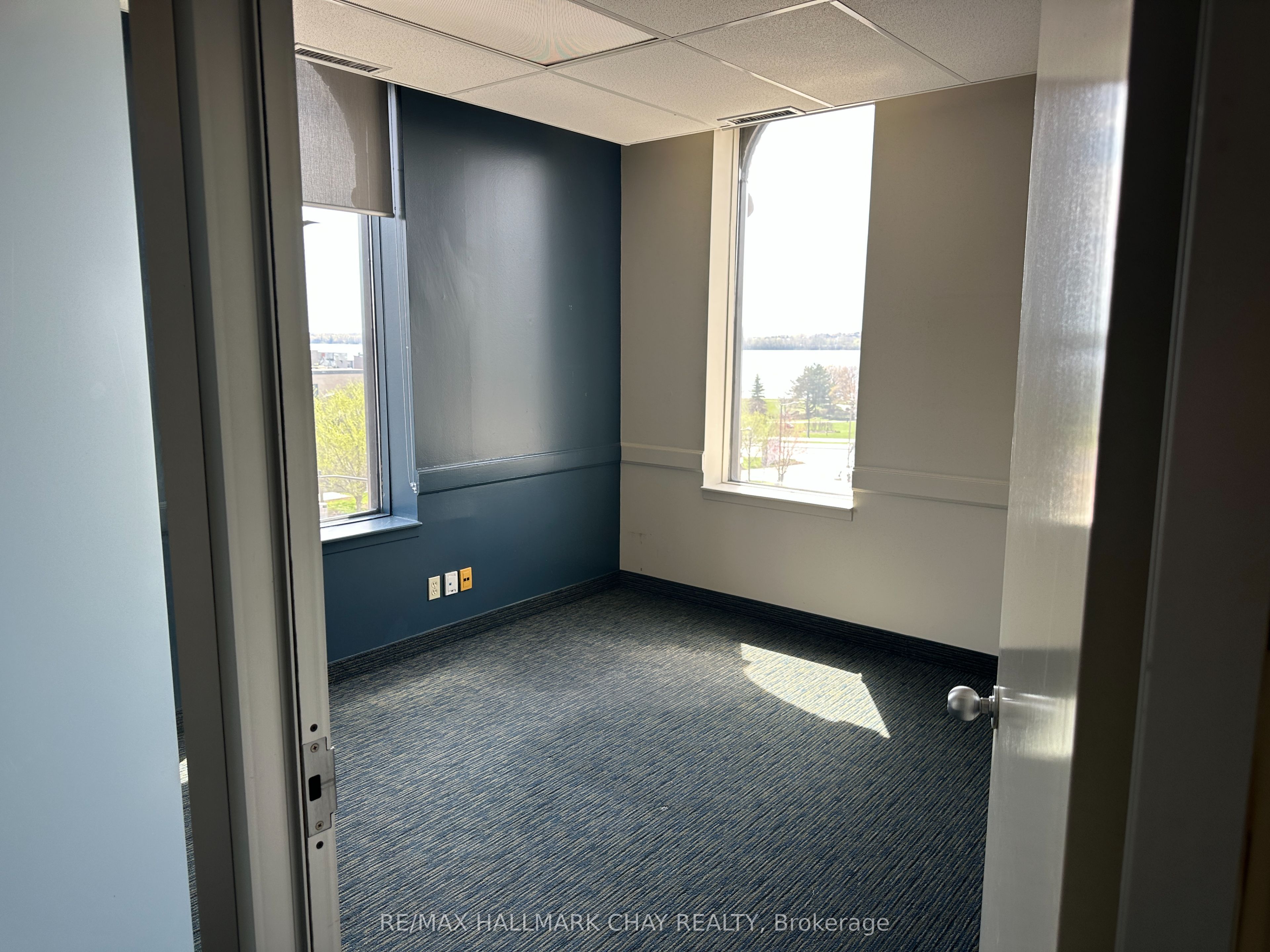 64 Dunlop Street E Property Photo 18