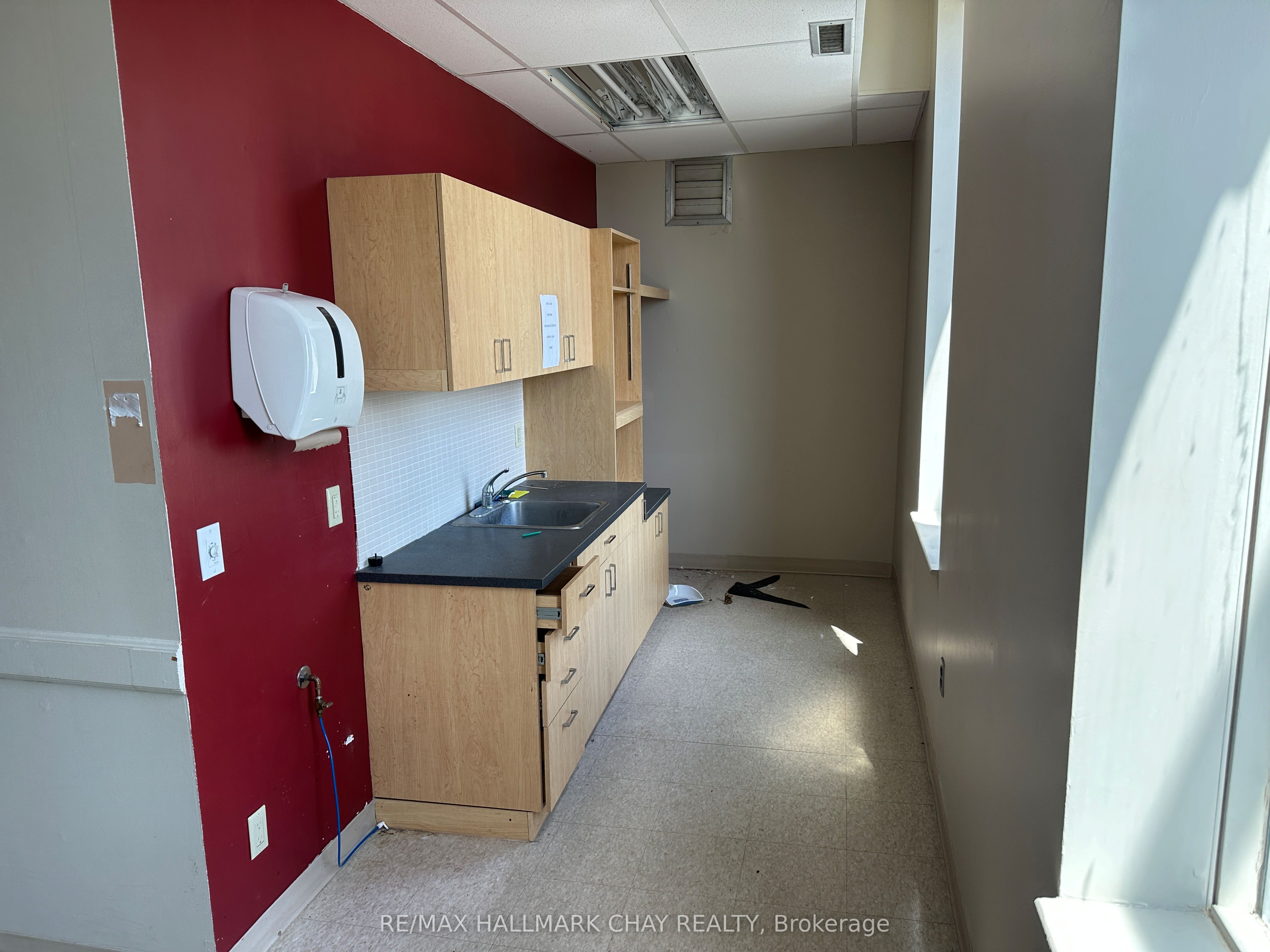 64 Dunlop Street E Property Photo 19