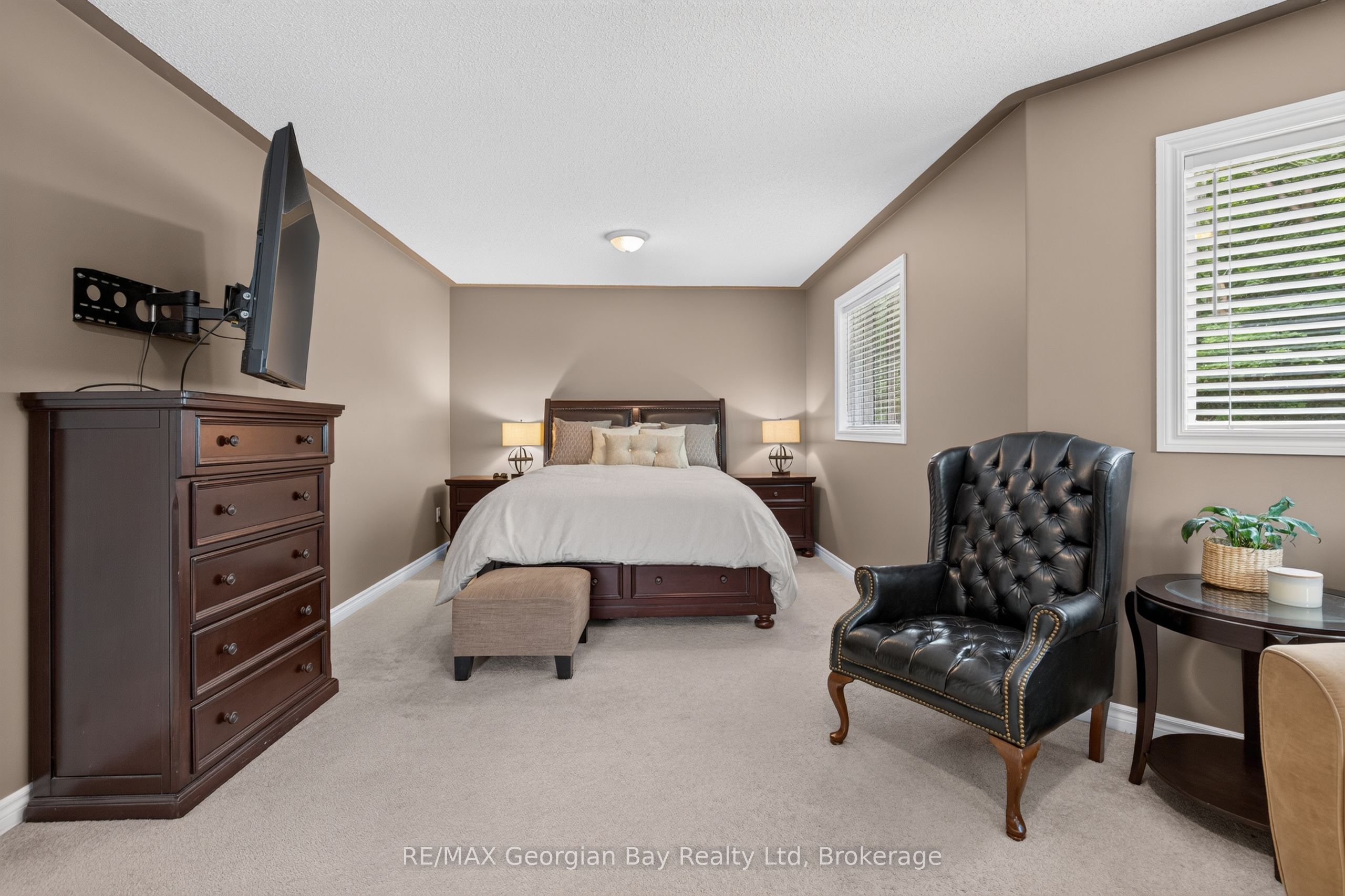 400 Keller Drive Property Photo 20