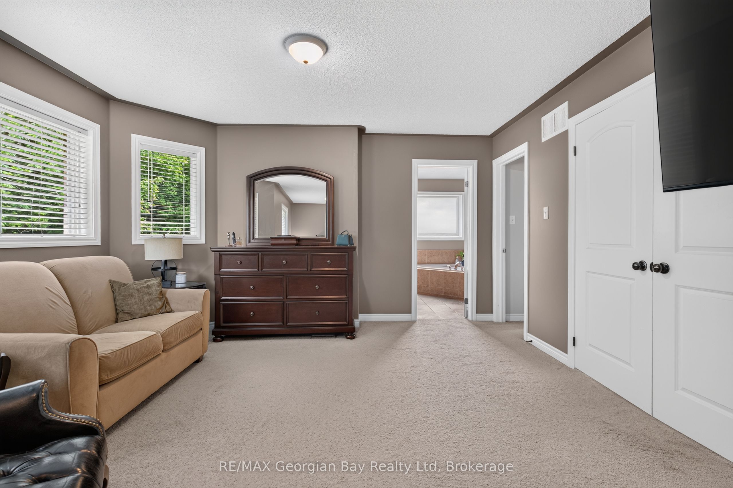 400 Keller Drive Property Photo 21