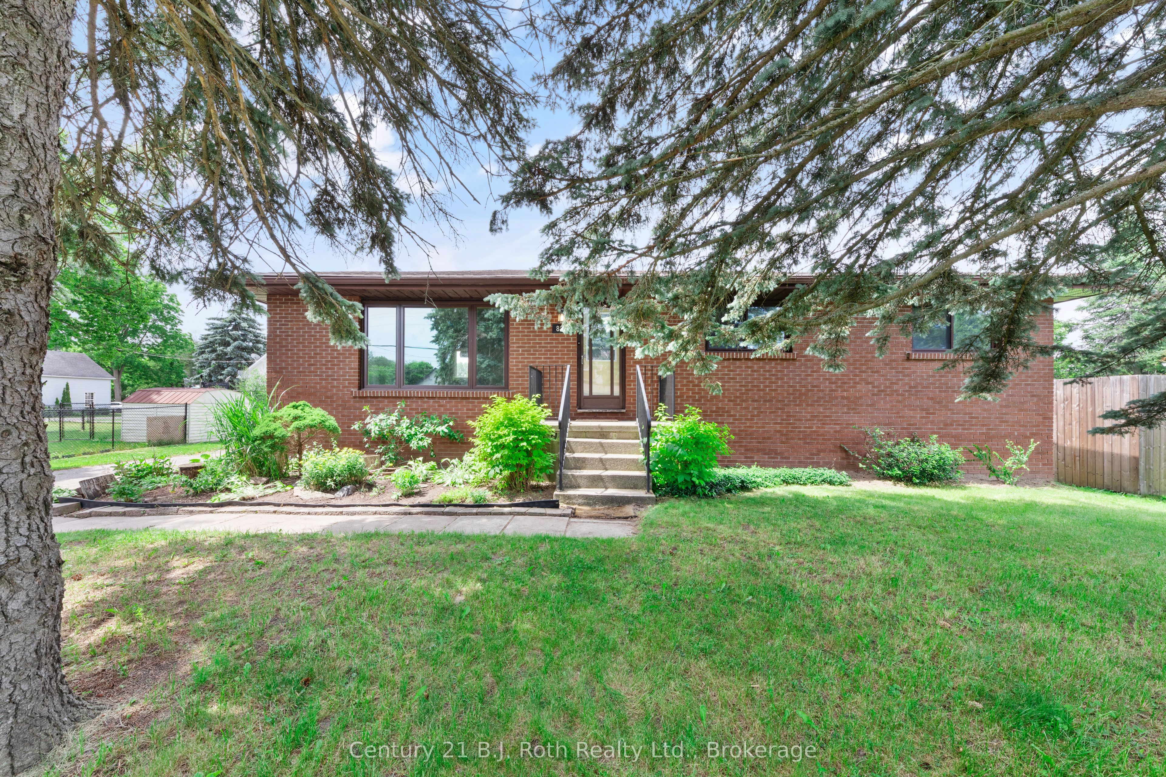 8240 93 Highway Property Photo 2