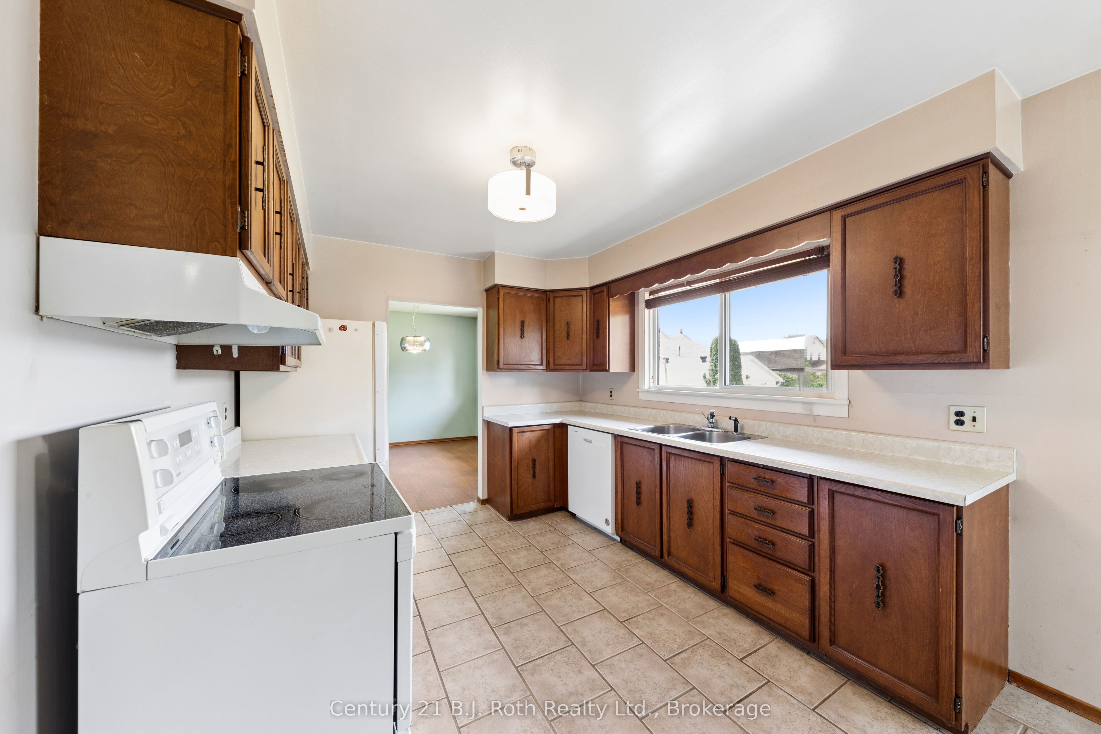 8240 93 Highway Property Photo 8