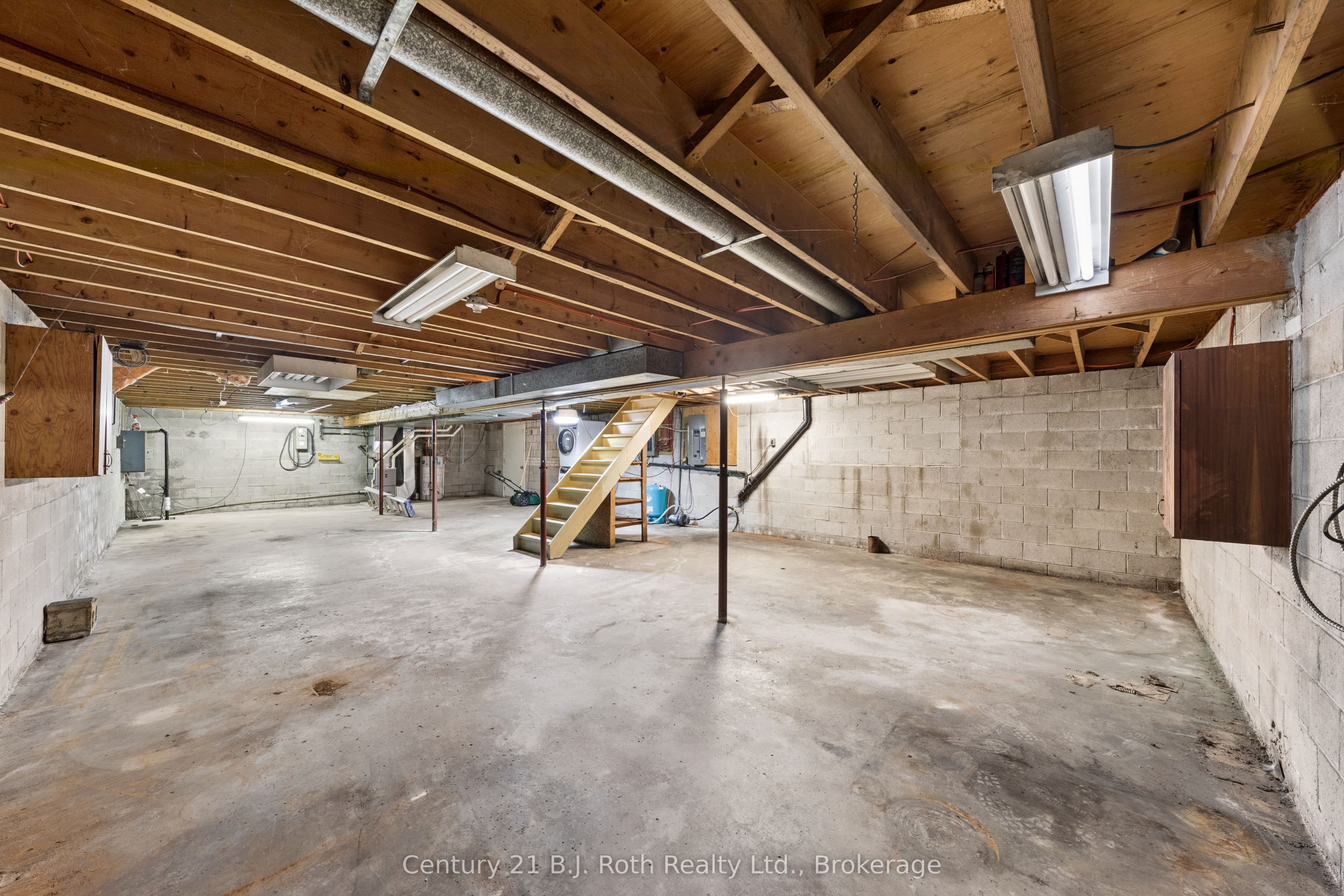 8240 93 Highway Property Photo 16