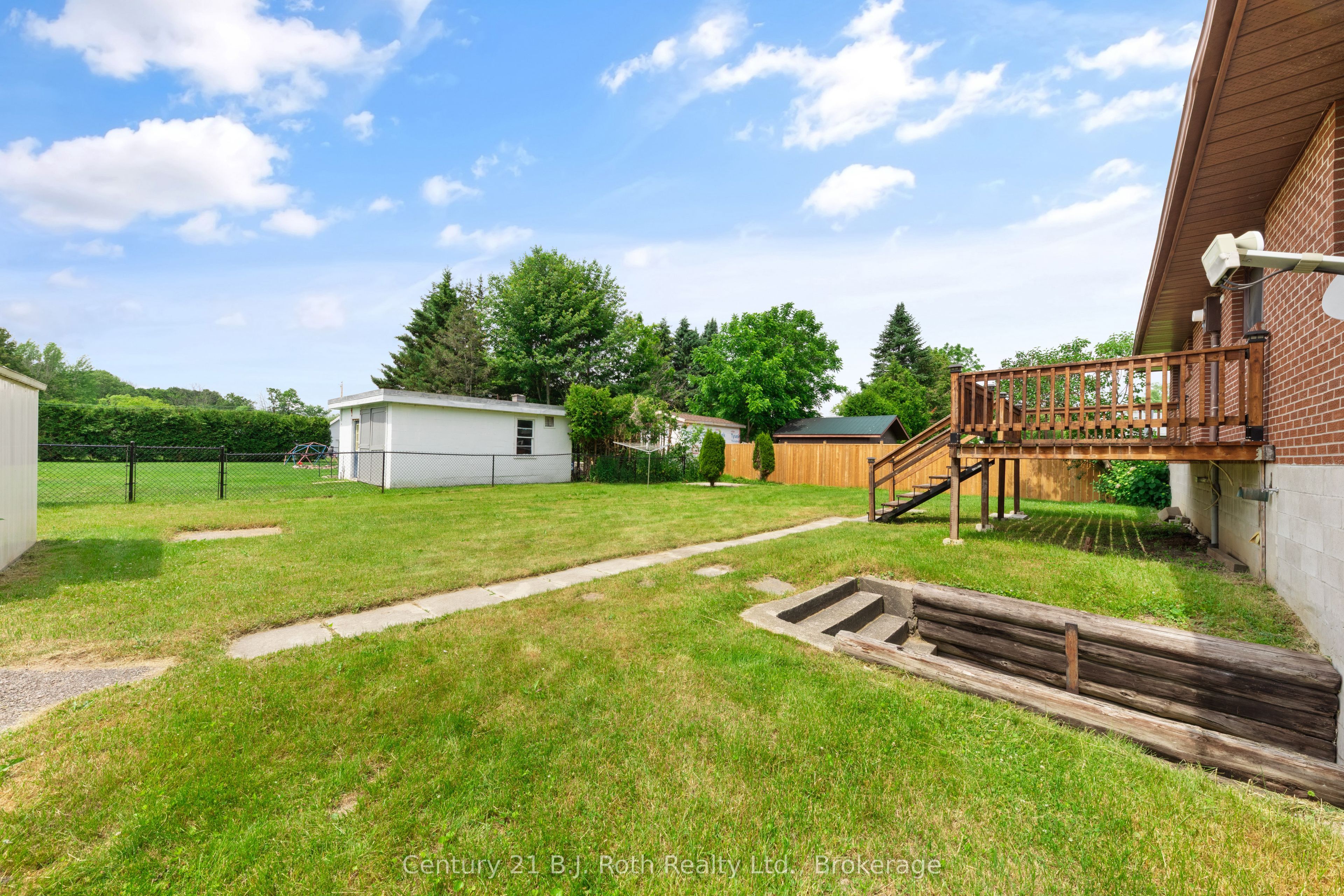 8240 93 Highway Property Photo 25