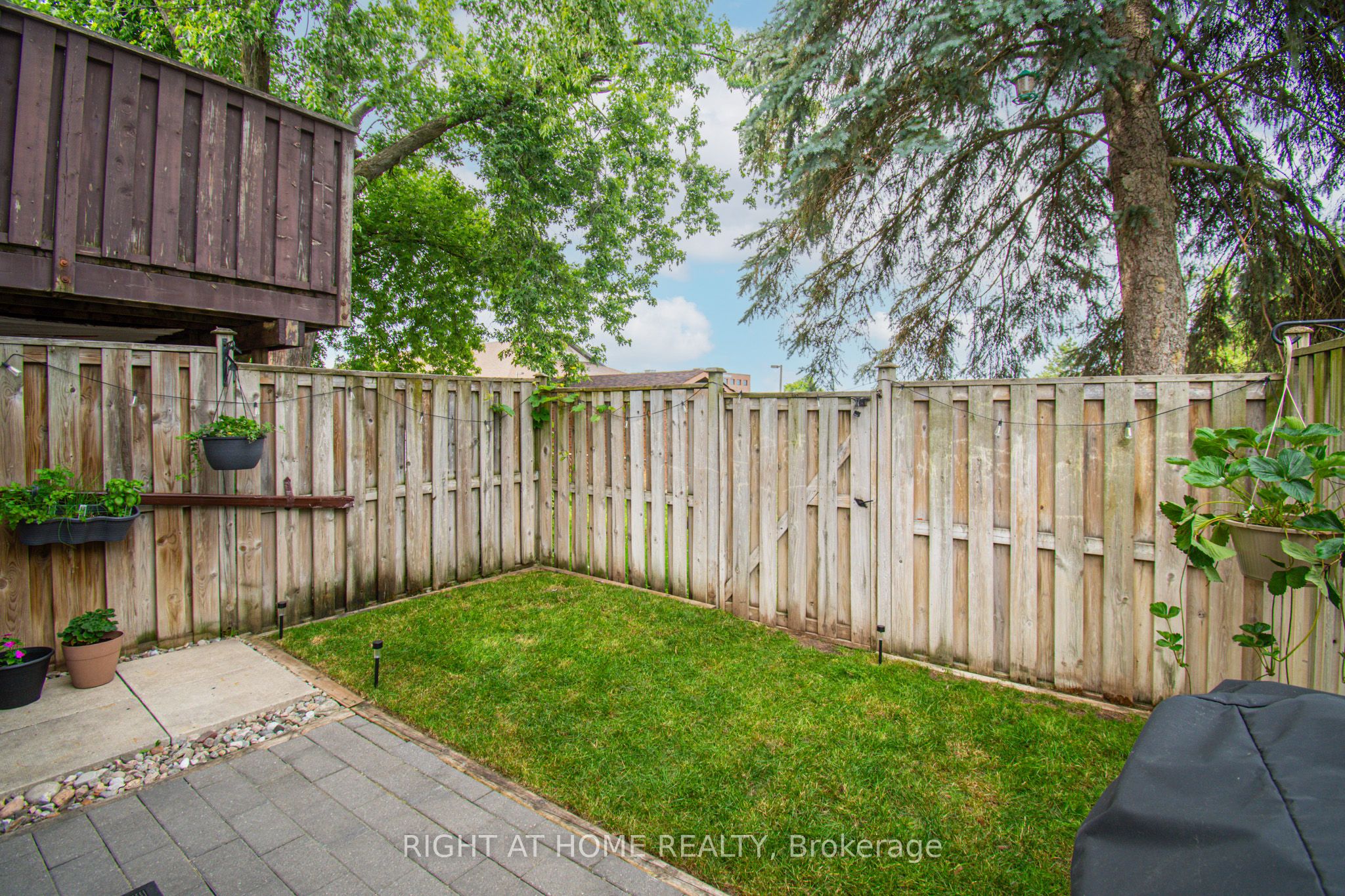 63 Ferris Lane B12 Property Photo 20