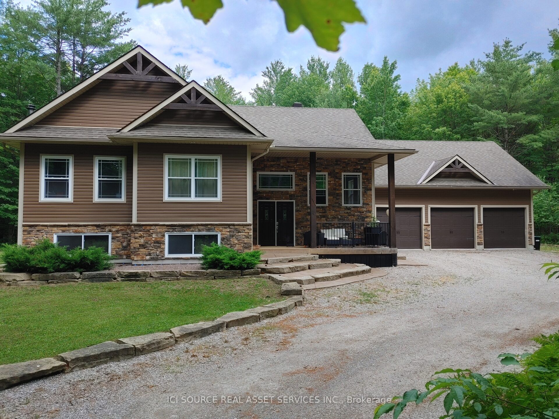 2932 Pinecone Trail Property Photo 2