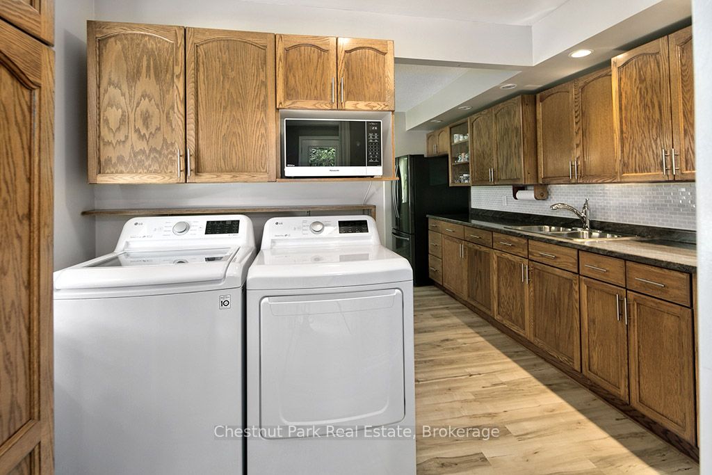 333 Oak Street Property Photo 12