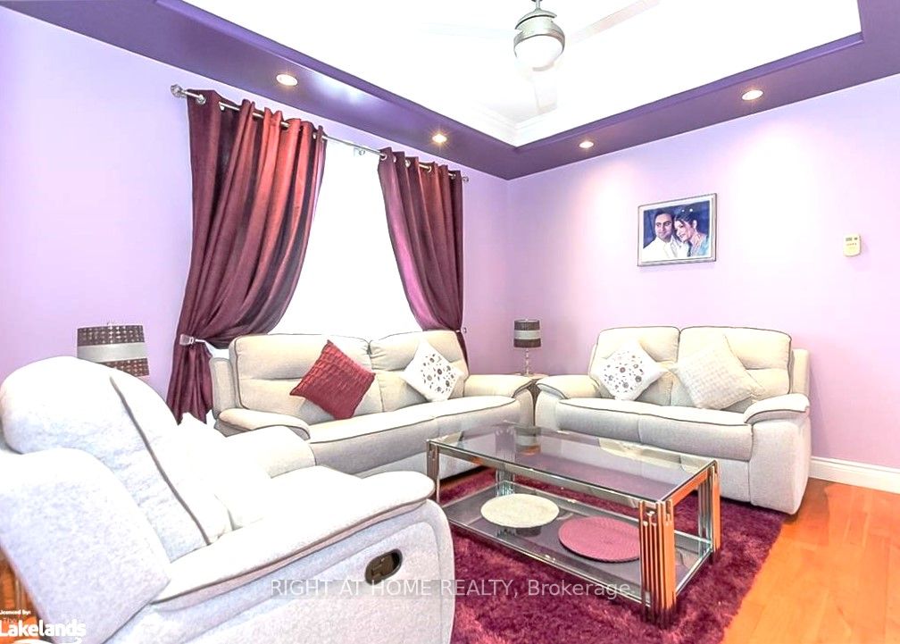 16 Wasaga Sands Drive Property Photo 8