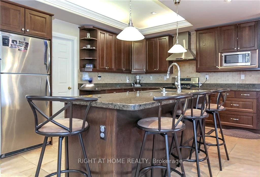 16 Wasaga Sands Drive Property Photo 13