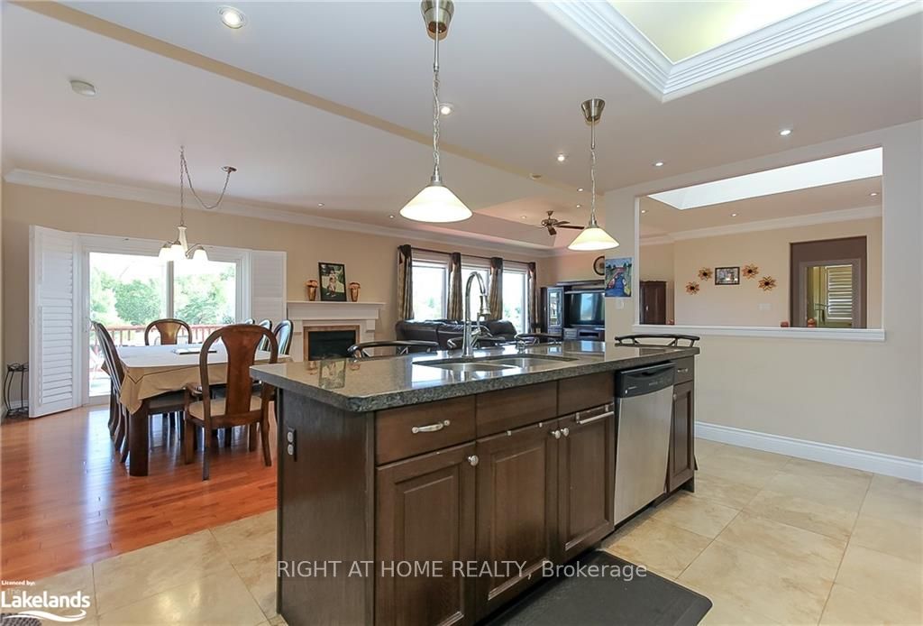 16 Wasaga Sands Drive Property Photo 17