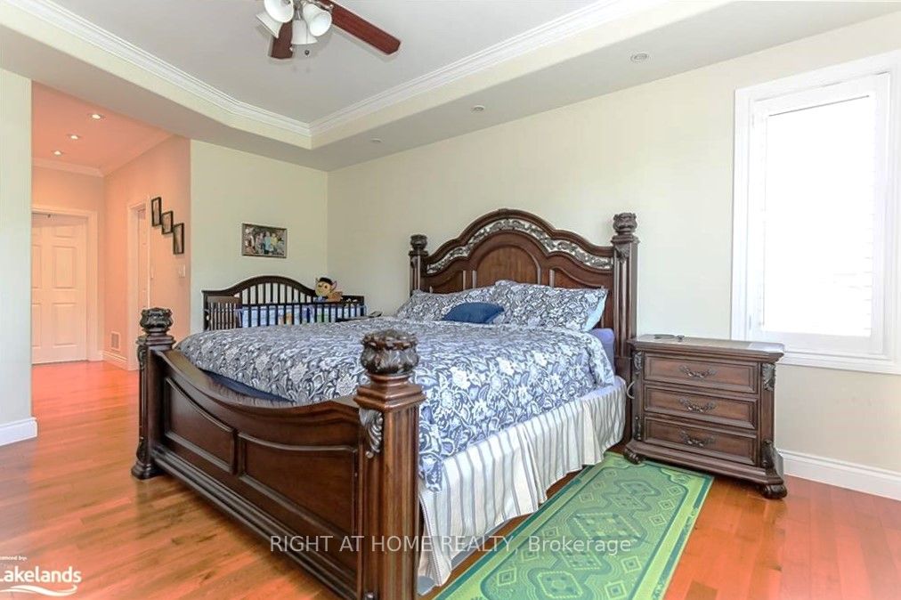 16 Wasaga Sands Drive Property Photo 23