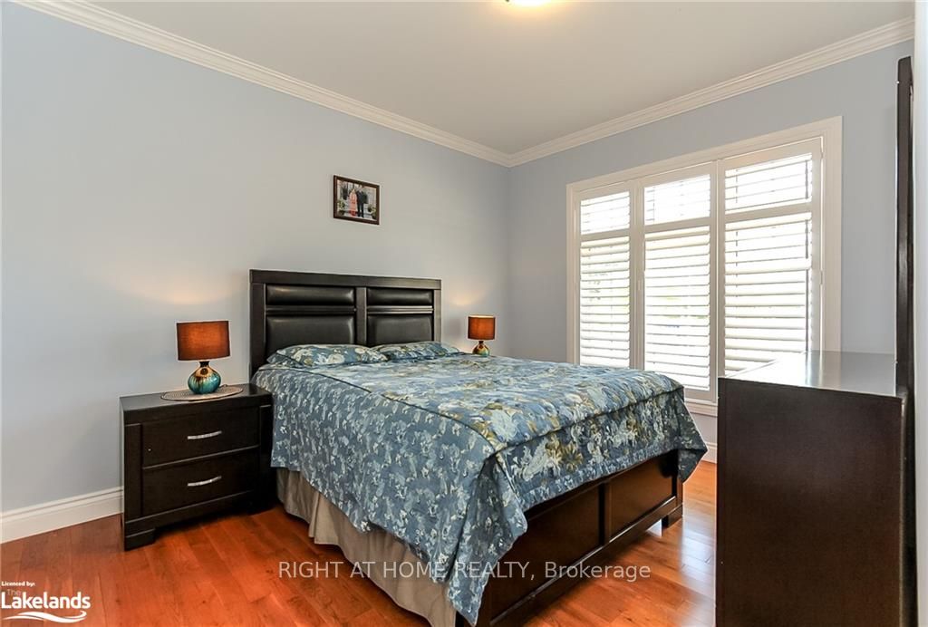 16 Wasaga Sands Drive Property Photo 25
