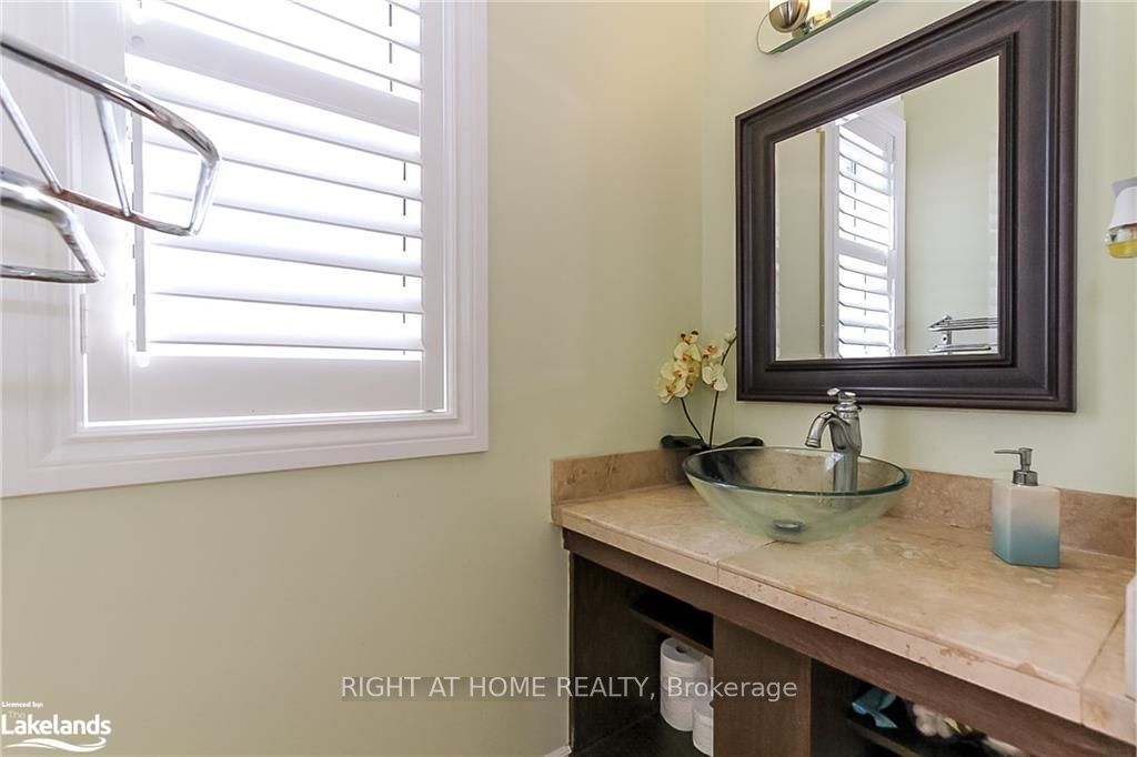 16 Wasaga Sands Drive Property Photo 26