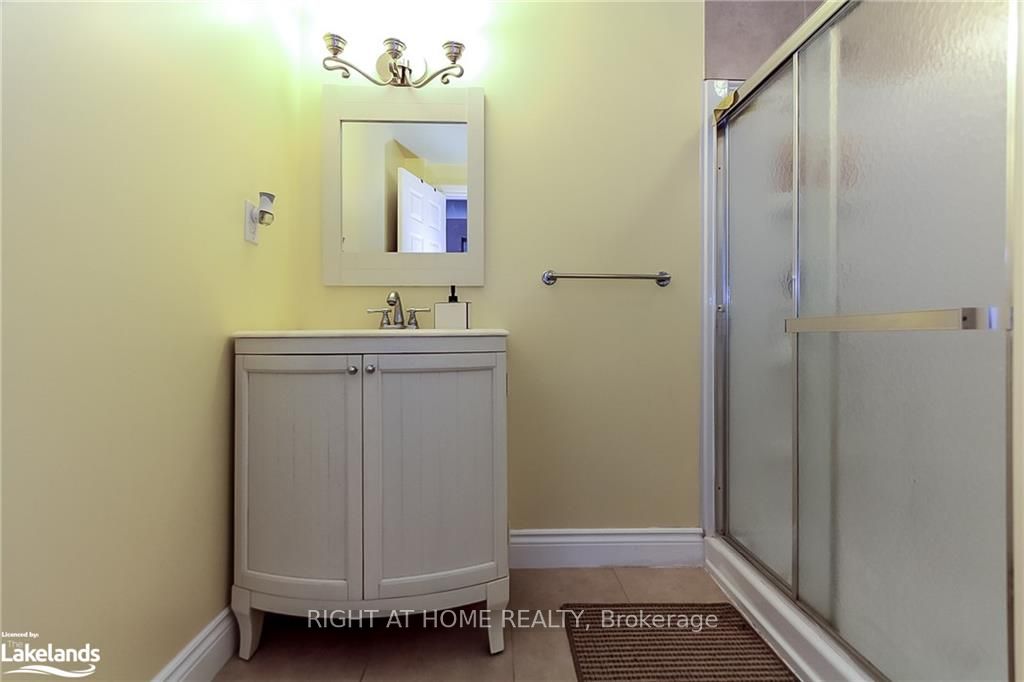 16 Wasaga Sands Drive Property Photo 39